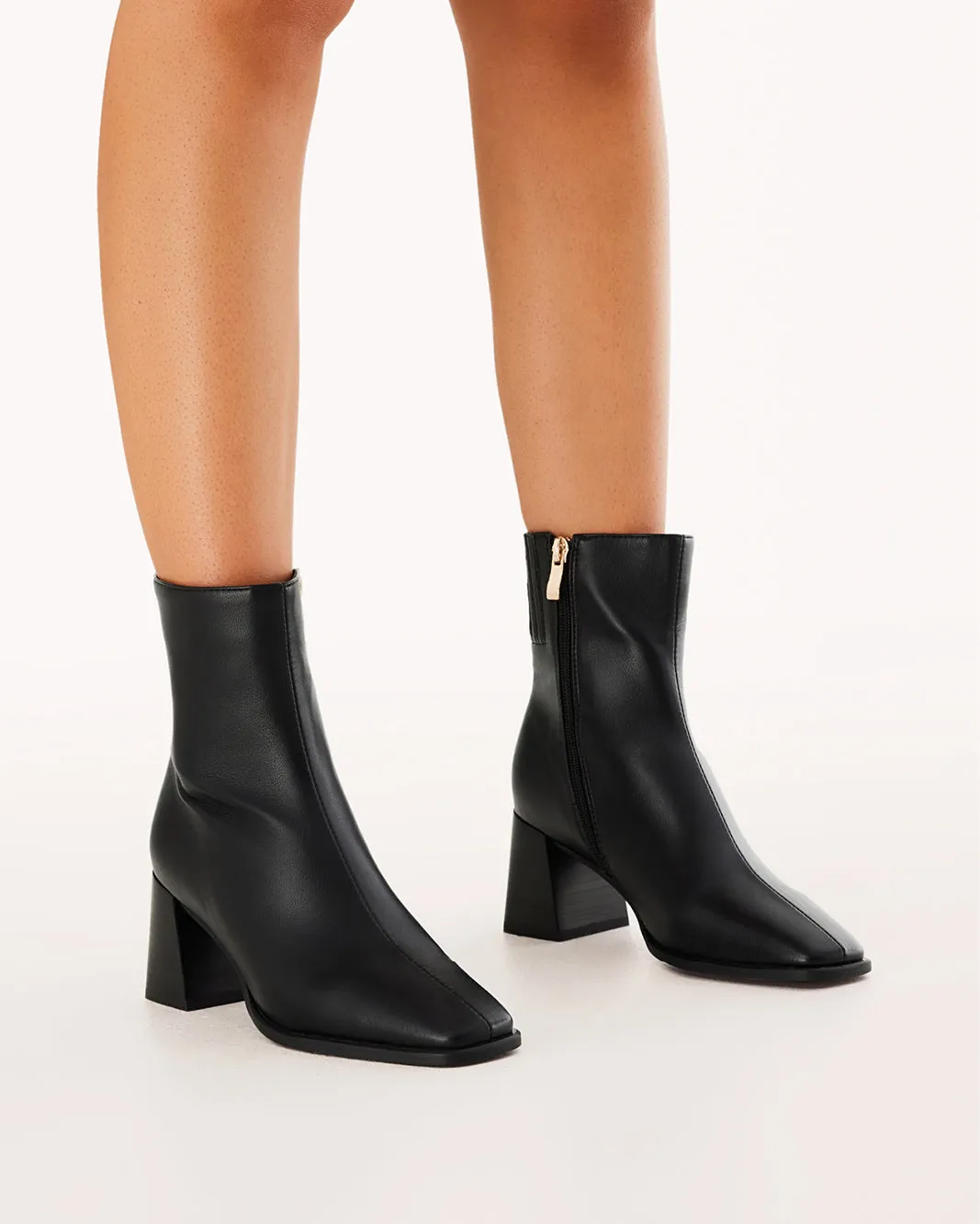 Street Walk Flexible Shank ALANIA - BLACK