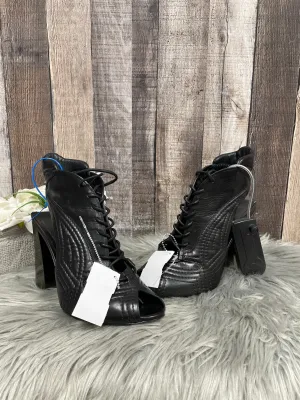 Sweat Resistant Indoor Fitness Street Cool Sandals Luxury Designer By Tom Ford In Black, Size: 9