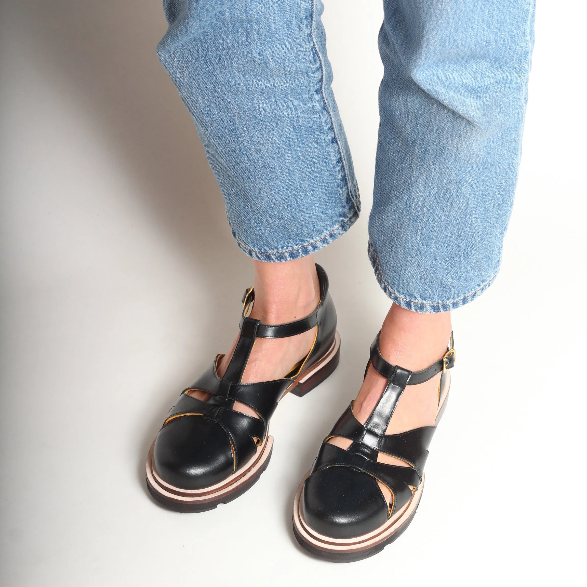 Maite Black Fisherman Sandals