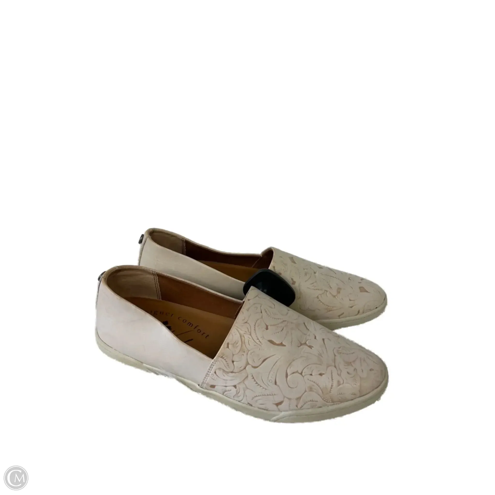 Dive Gear Anti Slip Shoes Designer By Patricia Nash In Cream, Size: 9