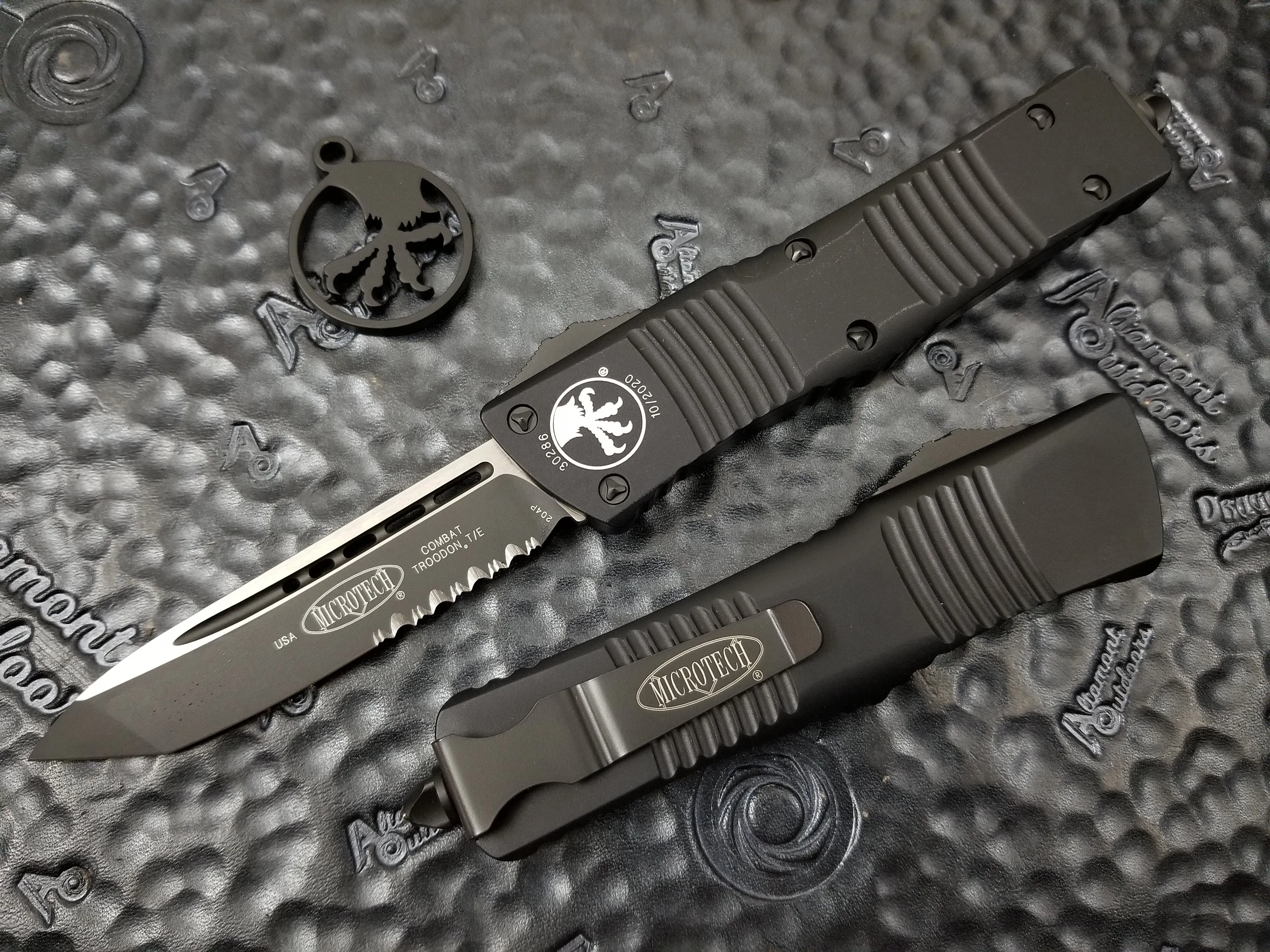Microtech Combat Troodon T/E Black Tactical Part Serrated 144-2T Tanto