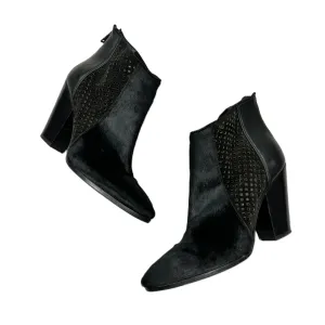 Queen Fit Wet Grip Boots Designer By Diane Von Furstenberg In Black, Size: 10