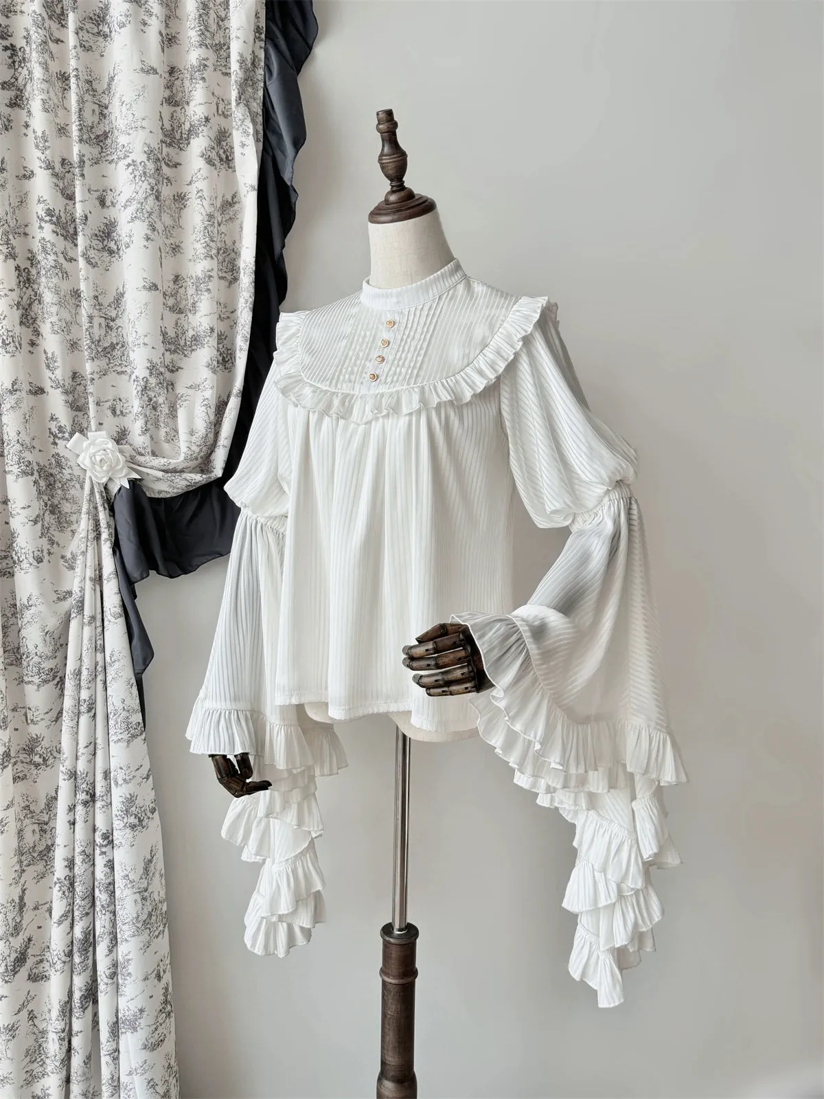 Muppet Mind Ben~Dreaming~Gothic Lolita Princess Sleeves Blouse Striped Printing