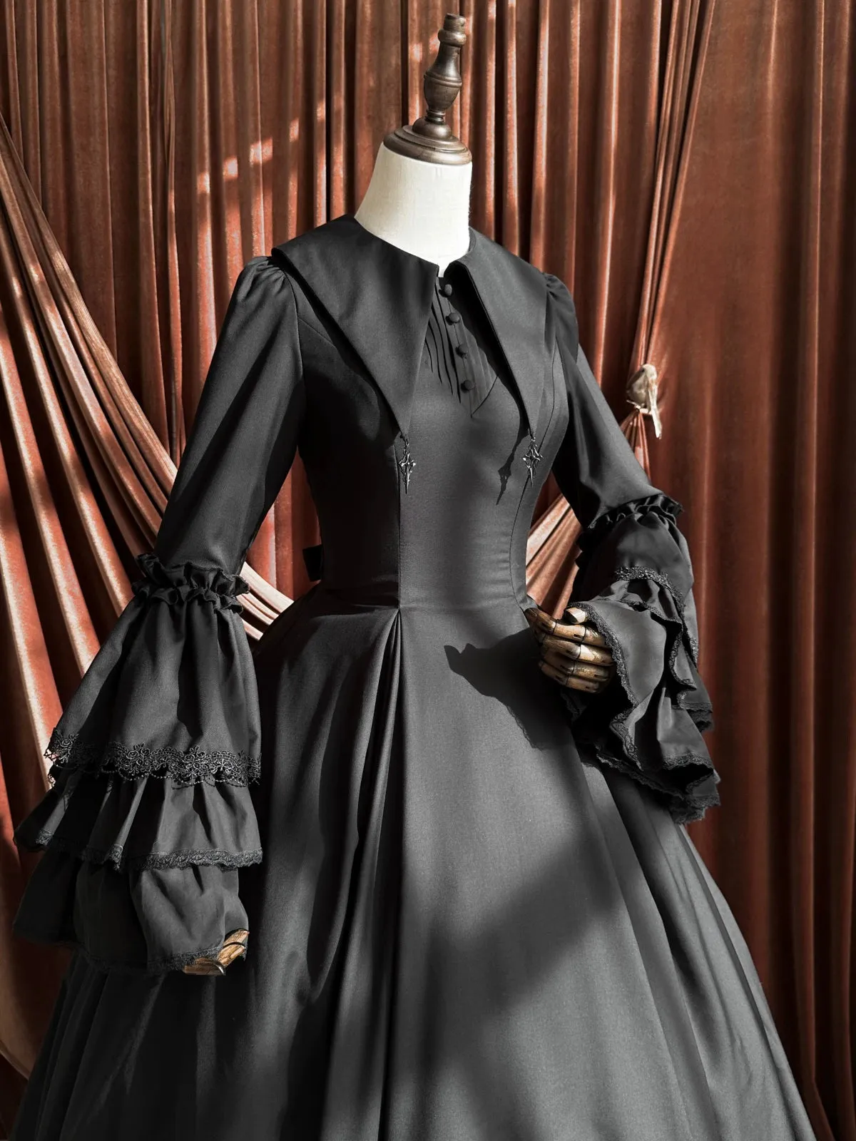 Muppet Mind Ben~Garden Witch~Gothic Lolita Dress Outfit Pointed Collar OP Batwing Cape
