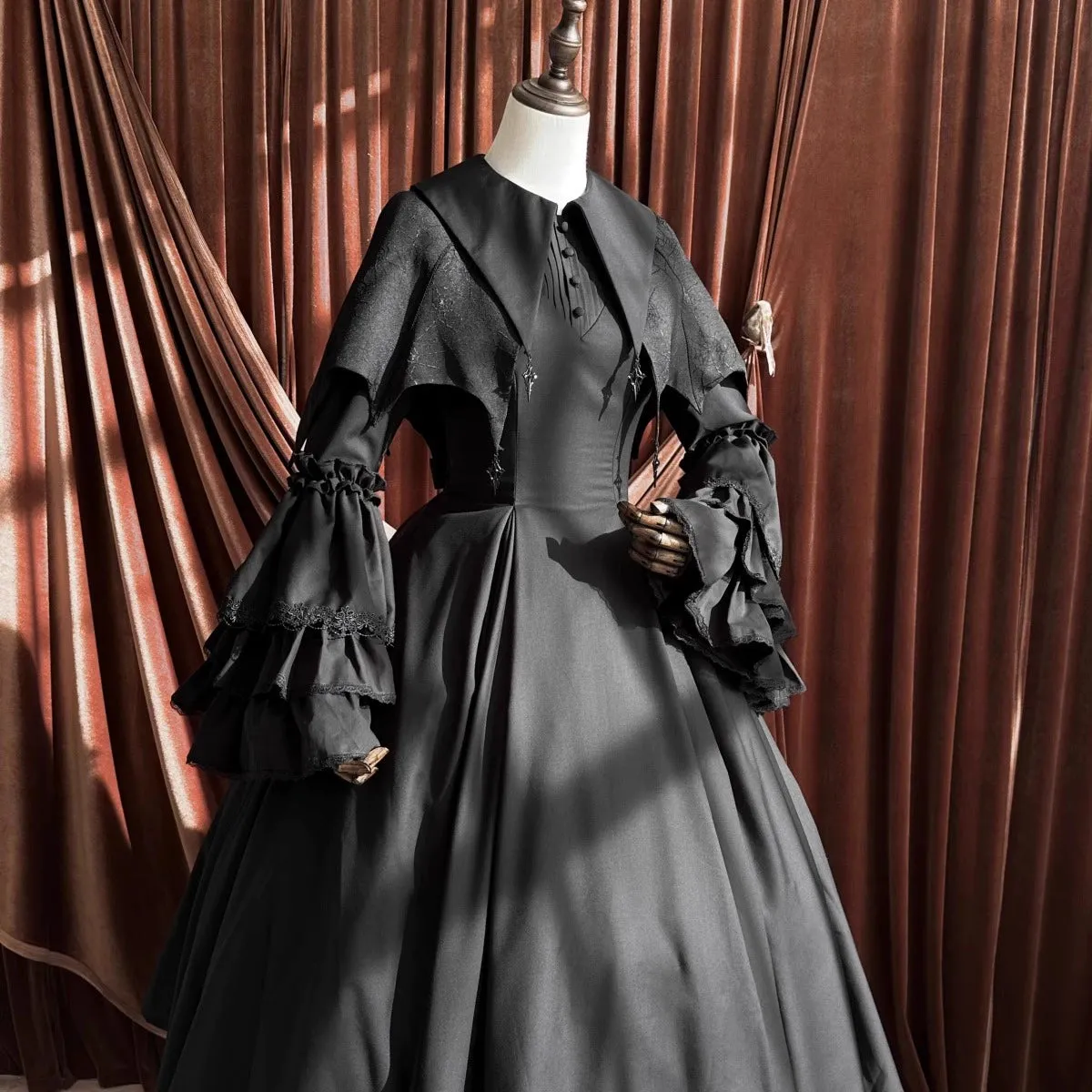 Muppet Mind Ben~Garden Witch~Gothic Lolita Dress Outfit Pointed Collar OP Batwing Cape
