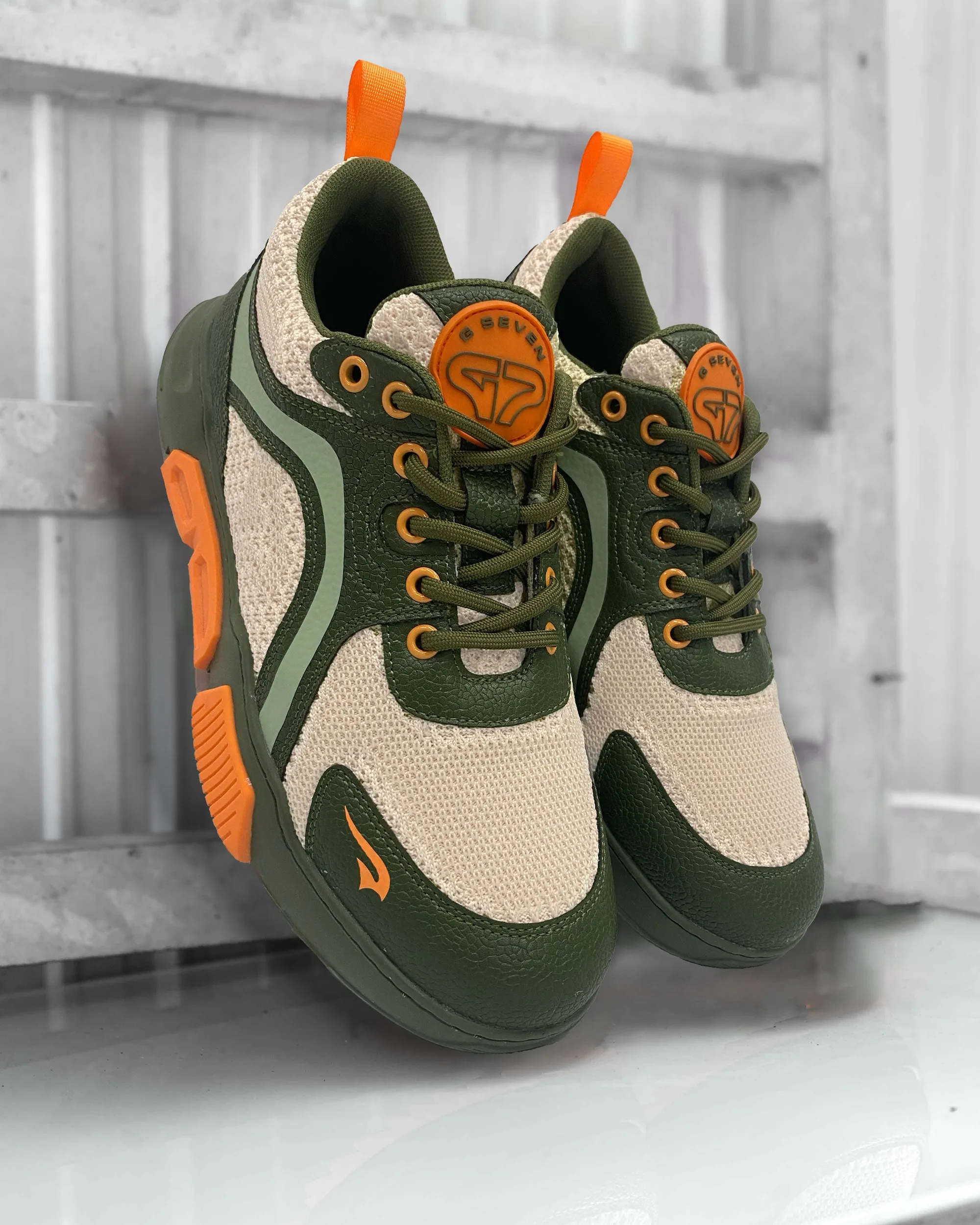 Natural RZN Sneaker