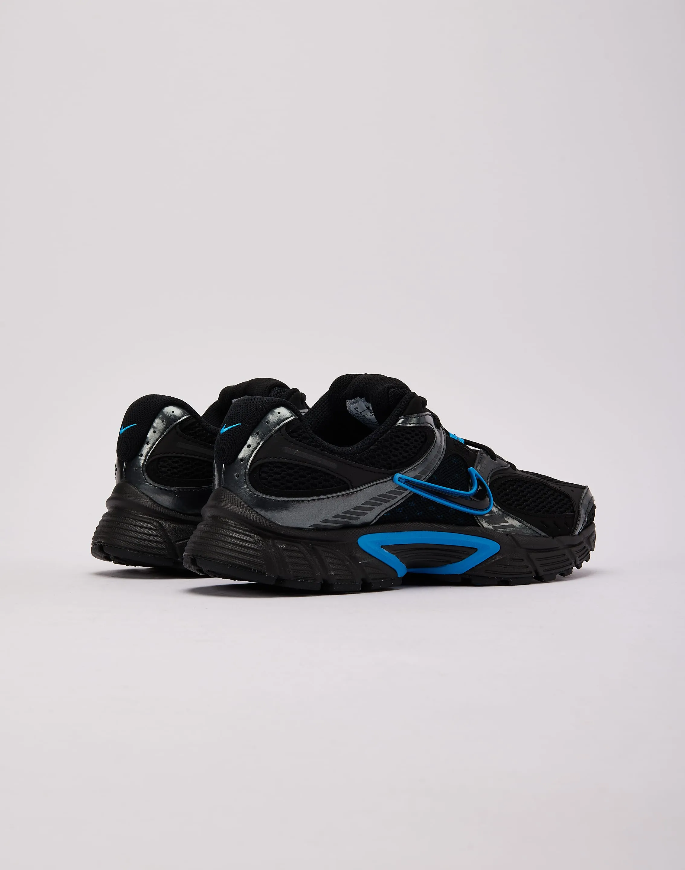 Cushioned Ankle grip - enhancing shoes Nike V5 RNR Adaptive Flexibility