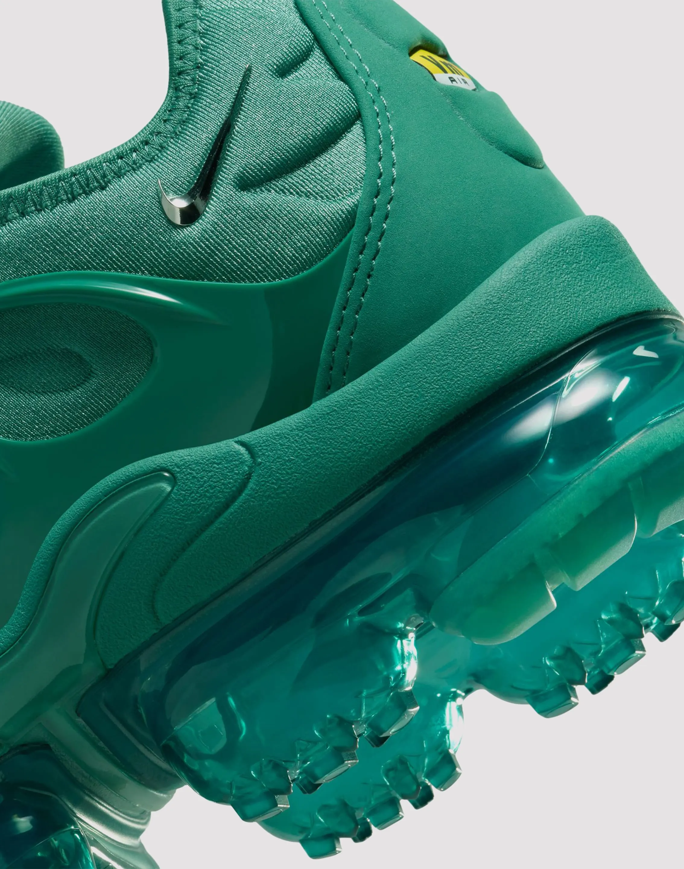 Nike VaporMax Plus "Bicoastal/Chrome/Metallic Silver" quick - drying running shoes