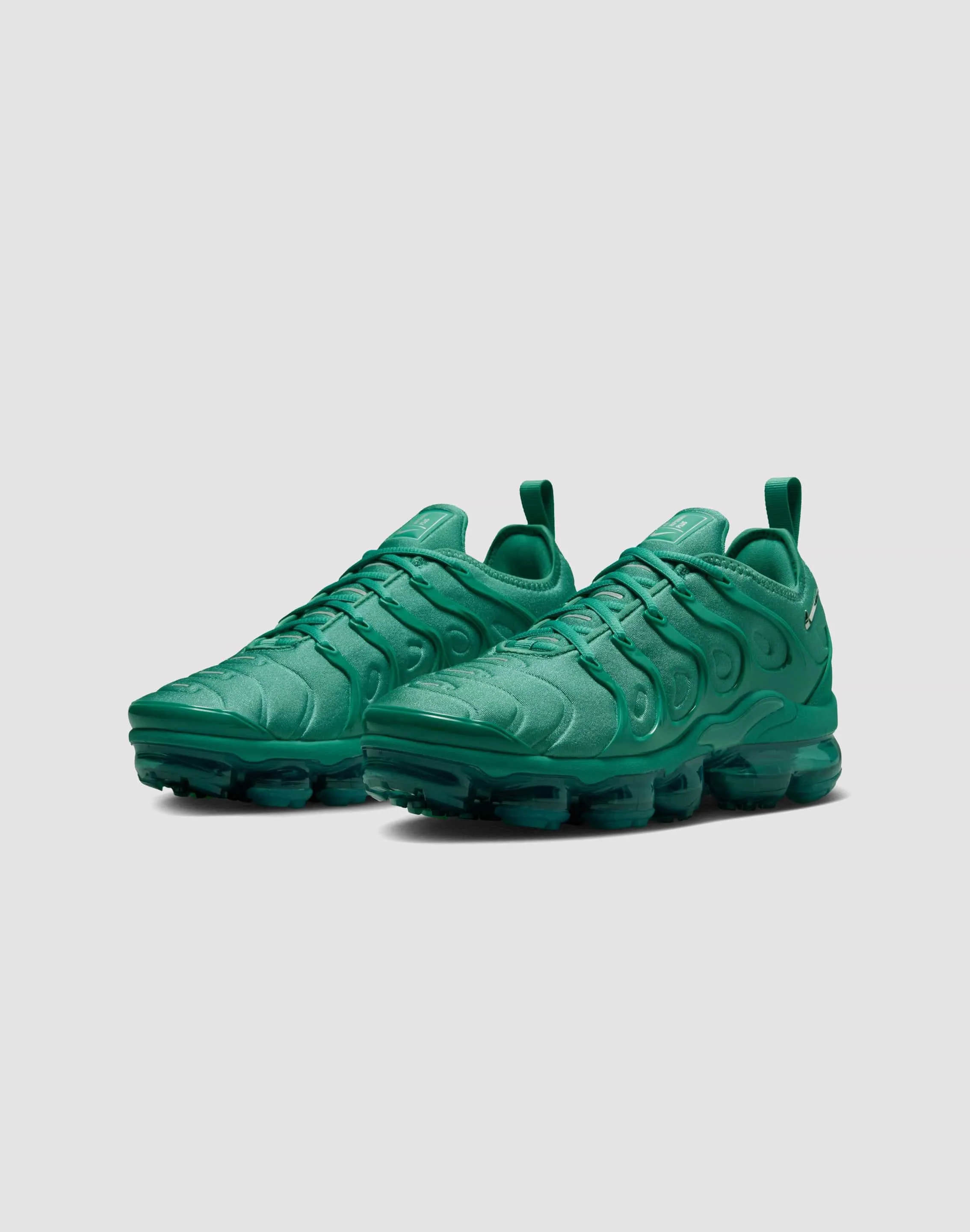 afternoon running shoe time Nike VaporMax Plus "Bicoastal/Chrome/Metallic Silver"