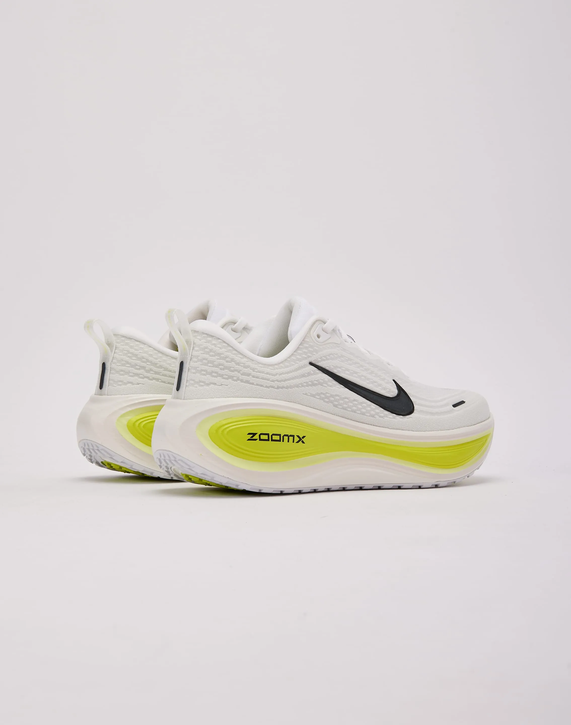 soccer shoes carbon fiber frame Nike Vomero Plus