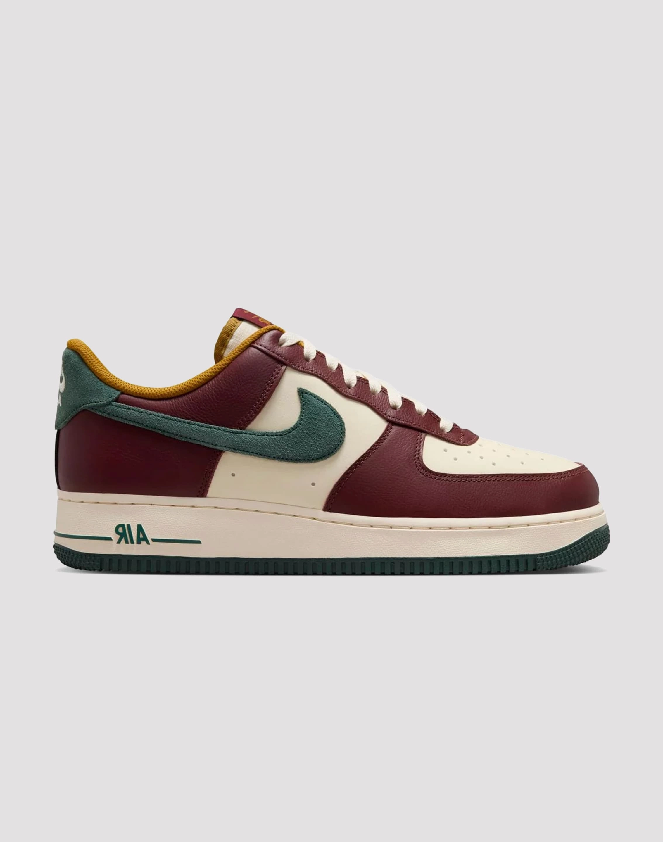 Step Light Contoured Footbed Nike Air Force 1 Low LV8