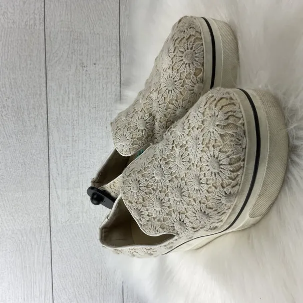 Shoes Designer By Stella Mccartney In Cream, Size: 8.5 Core Support