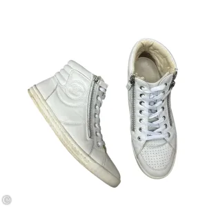 Shoes Luxury Designer By Chanel In White forest walk City Bright