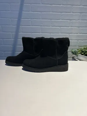Boots Designer By Ugg In Black, Size: 8 Color Pop
