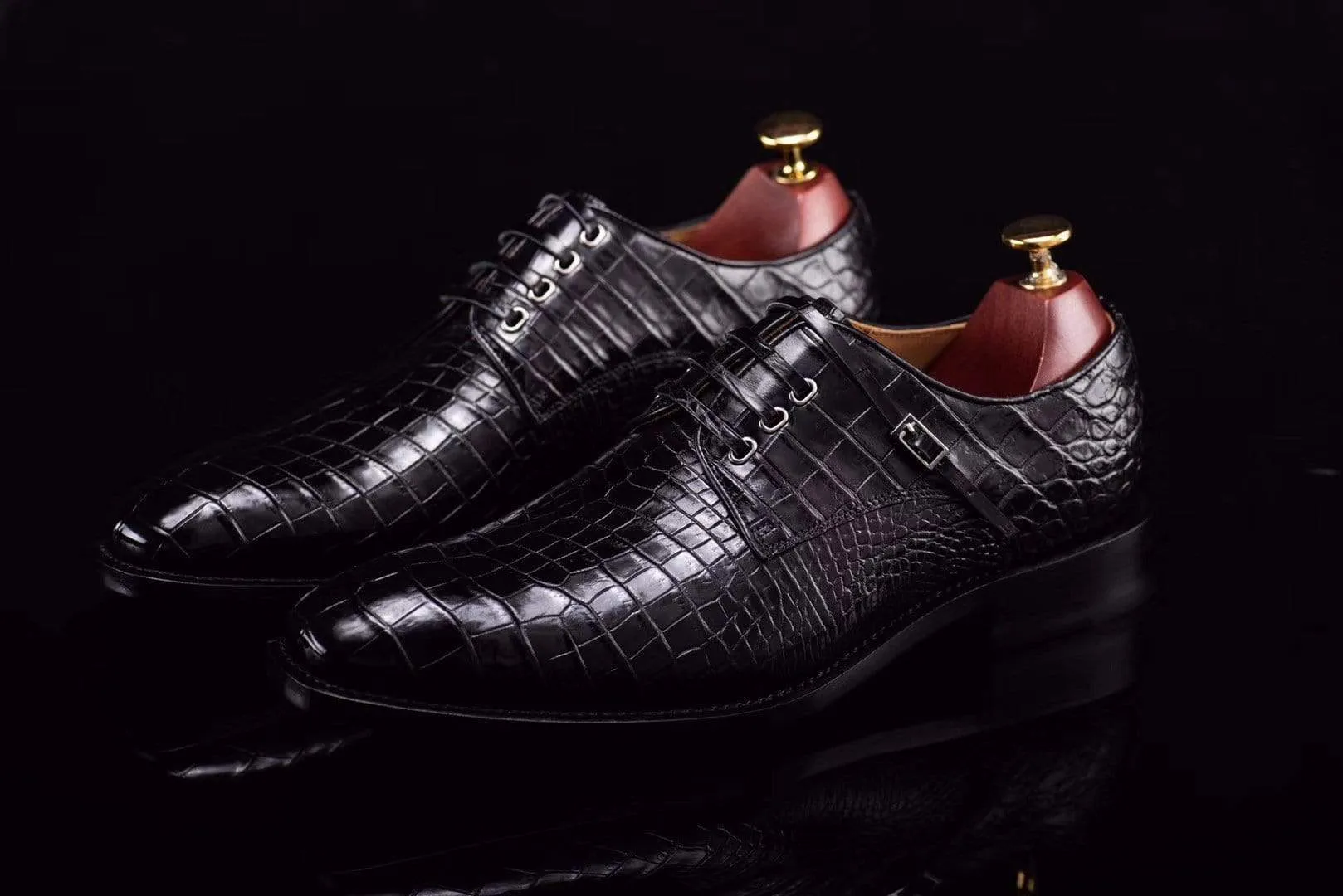 Preorder Lace-Up Shoes In Black Crocodile Skin Leather Black
