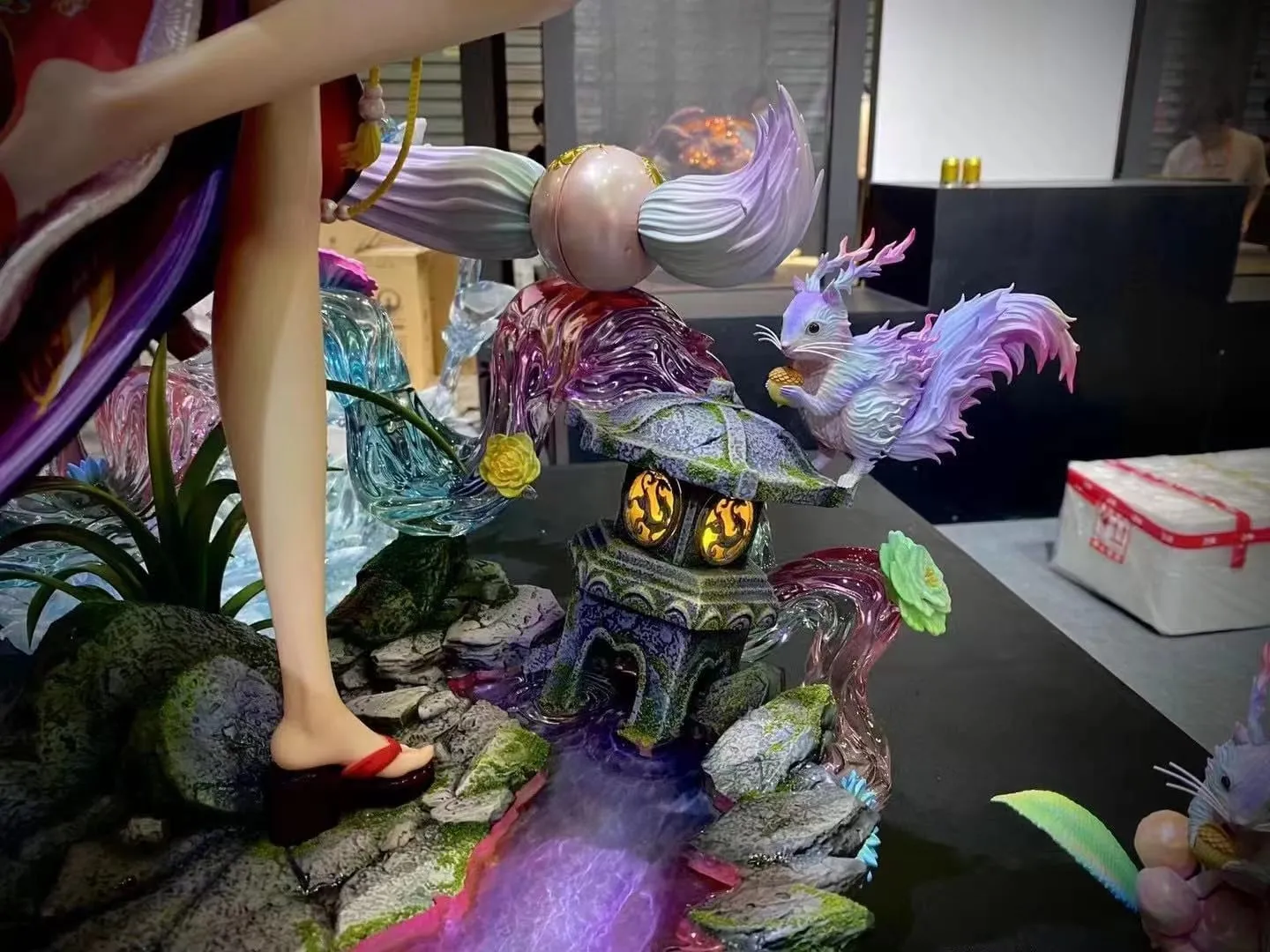 Queen & Follower - Oiran Statue