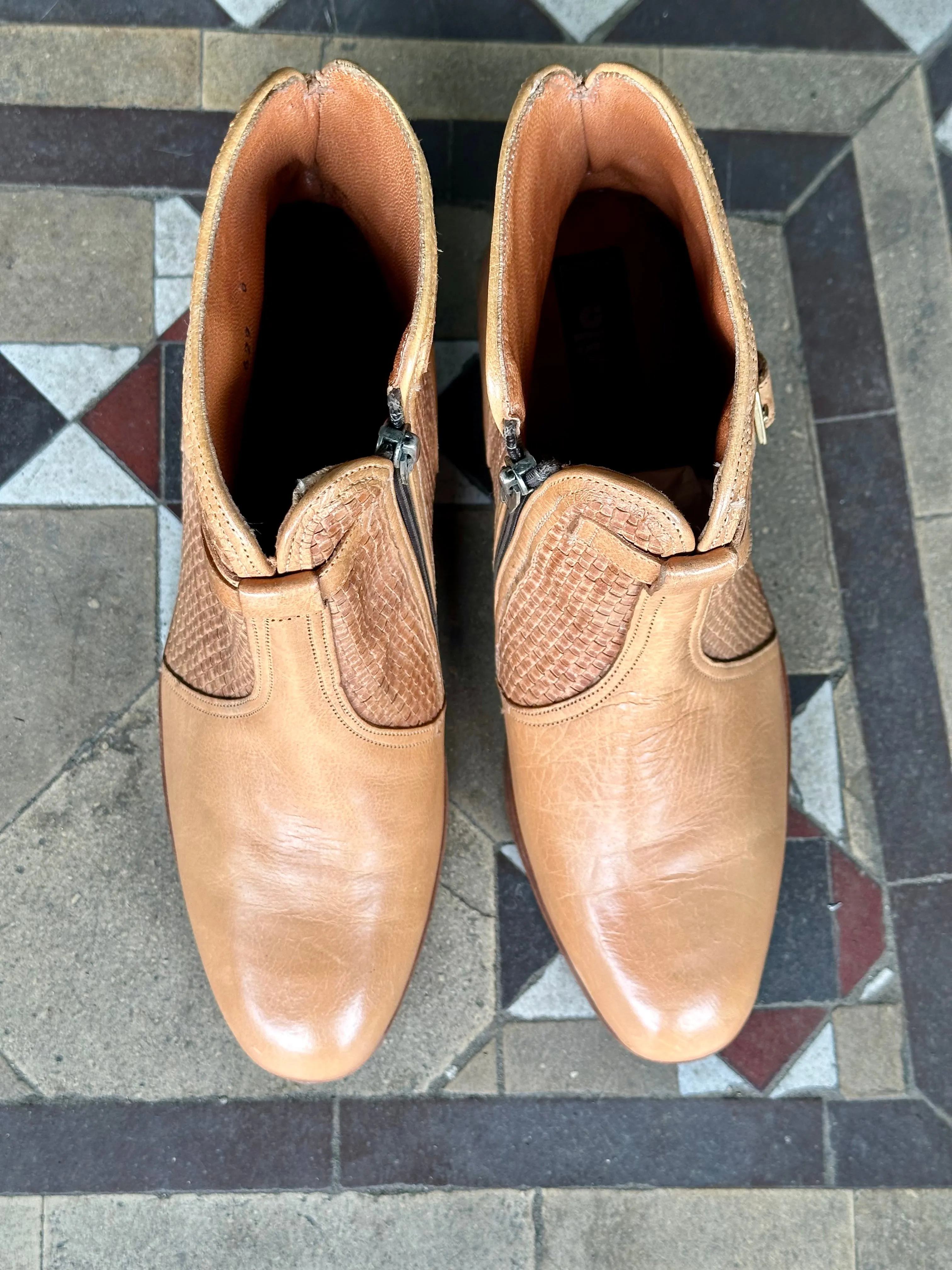 Rare 70s Tan Leather Platform Boots