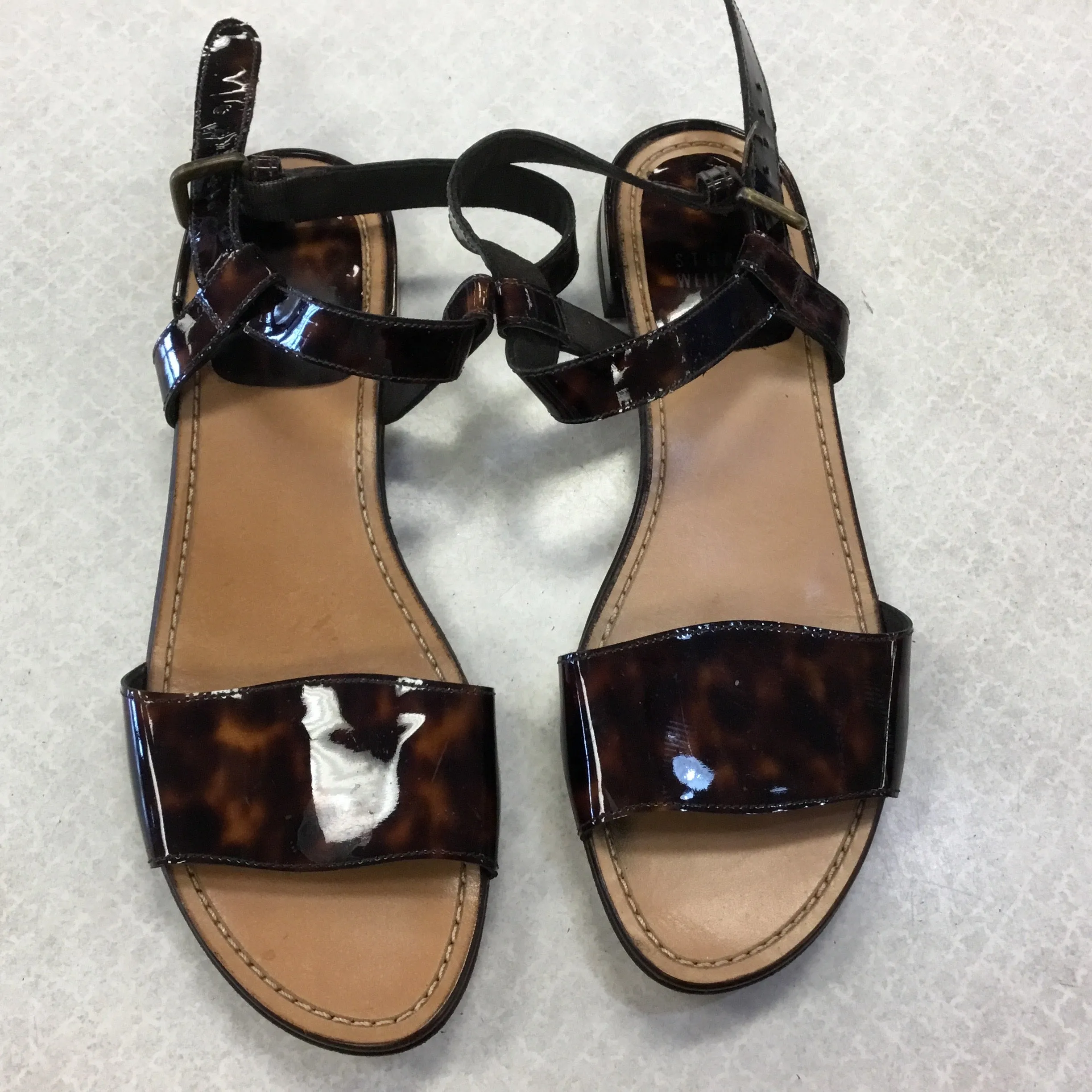 Sandals Designer By Stuart Weitzman In Brown, Size: 6 Flexible Outsole Foot Glow