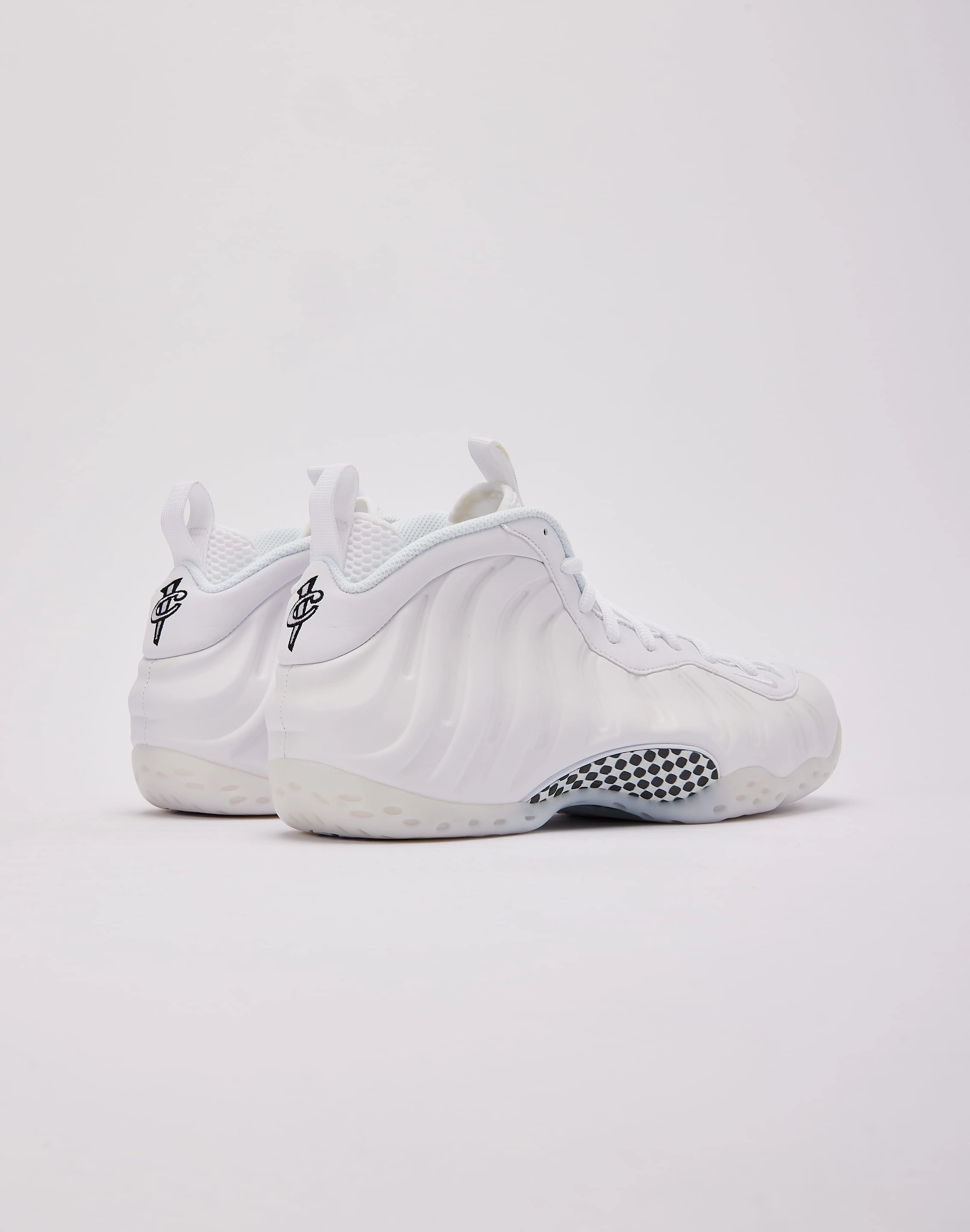 Comfort Upper Low Impact Design Nike Air Foamposite One 'Triple White'