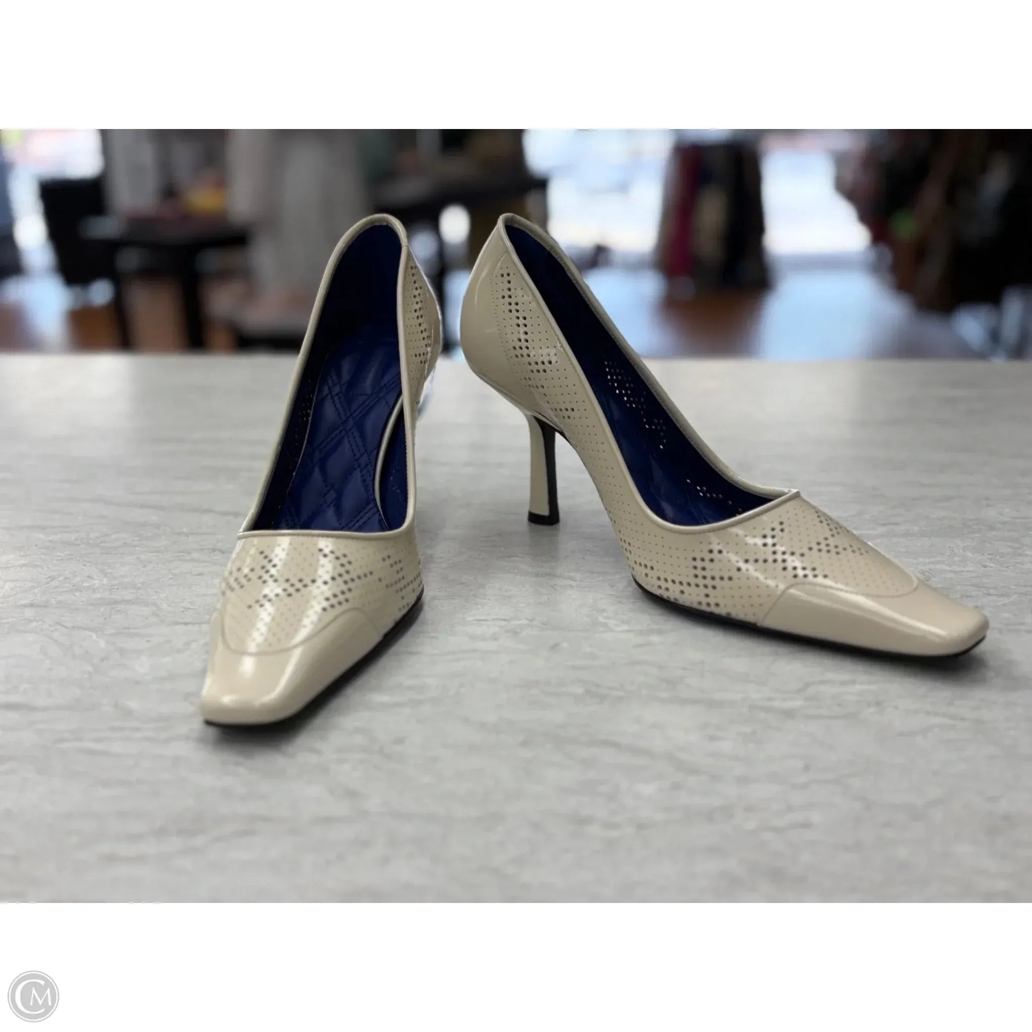 Shoes Luxury Designer By Burberry In Cream, Size: 7.5 Skin Soft Arch Support Standing Workers