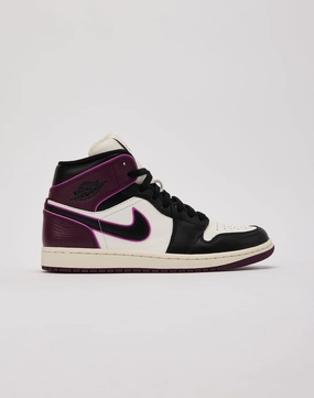 Long Walk Performance Jordan Air Jordan 1 Mid SE