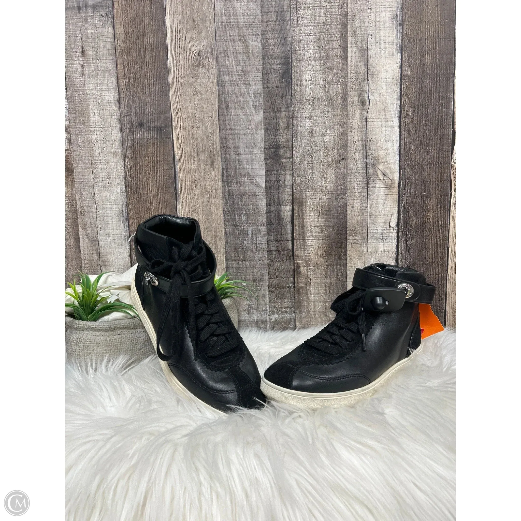 Shoes Designer By Coach In Black, Size: 7 Travel Must Soft Material