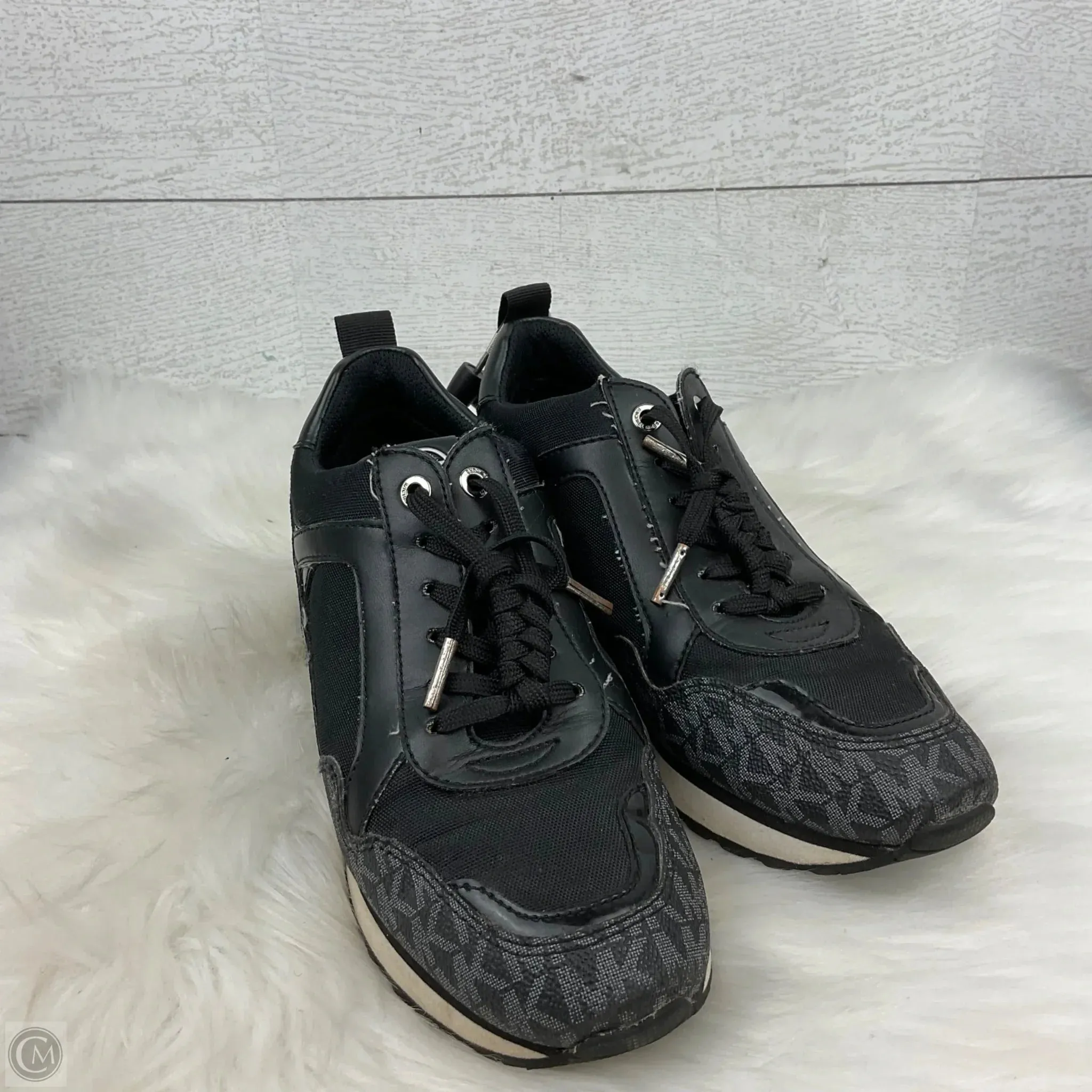 Fast Go Shoes Designer By Michael Kors In Black, Size: 7