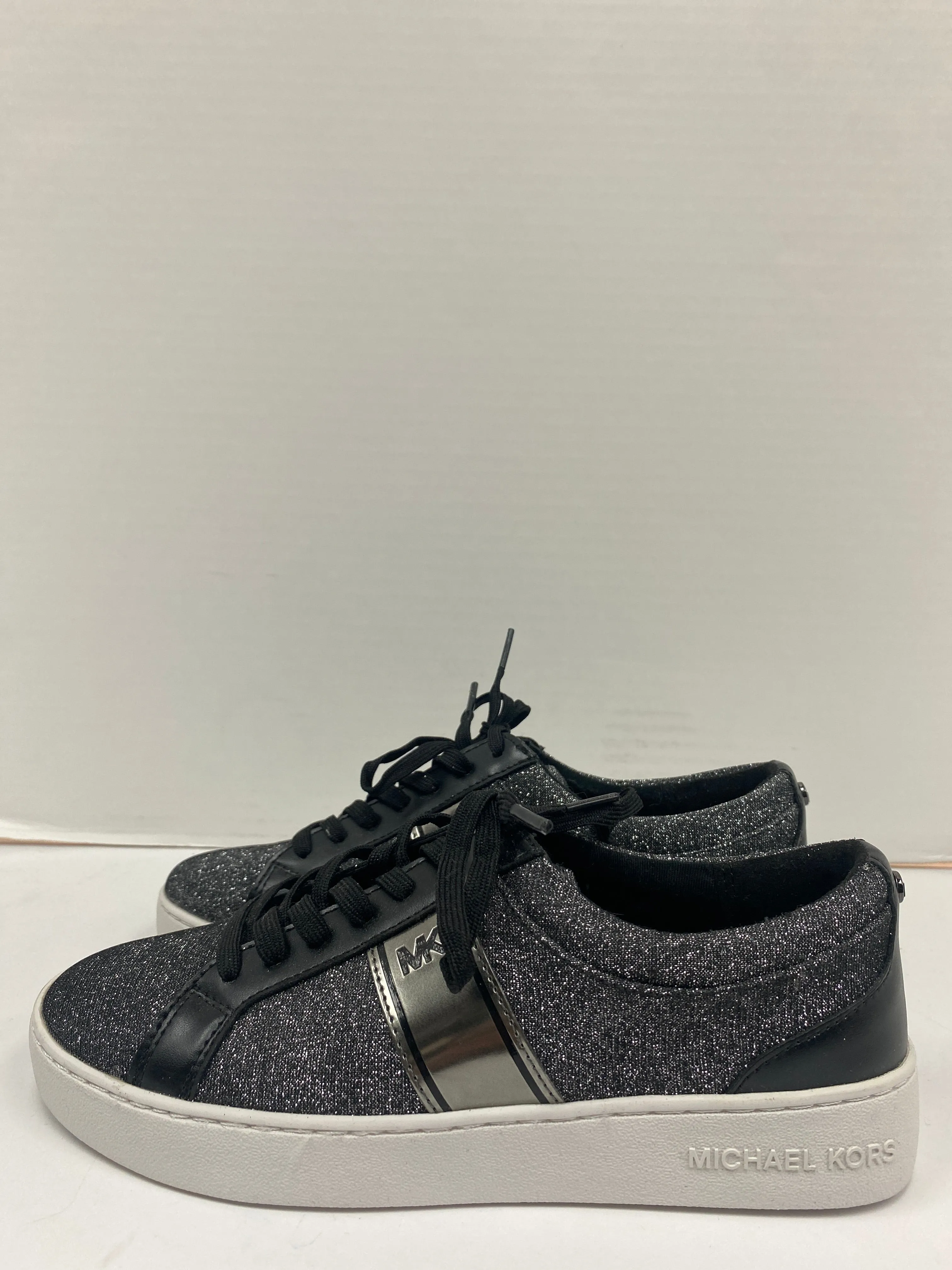 Shoes Designer By Michael Kors In Silver, Size: 7 Breathable Road Trip