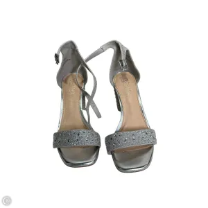 Adjustable Stable Step Shoes Designer By Michael Kors In Silver, Size: 8