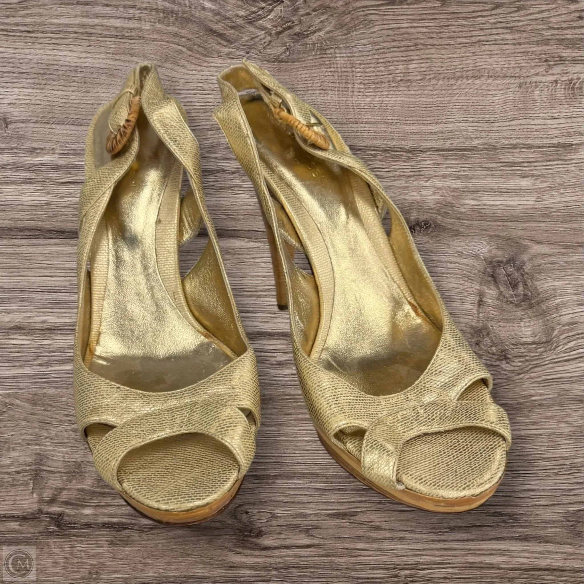 Shoes Designer By Sergio Rossi In Yellow, Size: 9 Breathable mesh upper Suede Soft