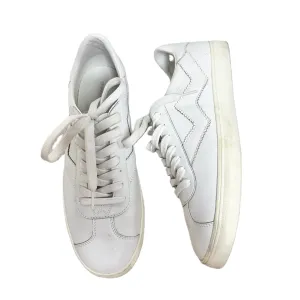 Peace Mood Shoes Designer By Stuart Weitzman In White, Size: 8.5
