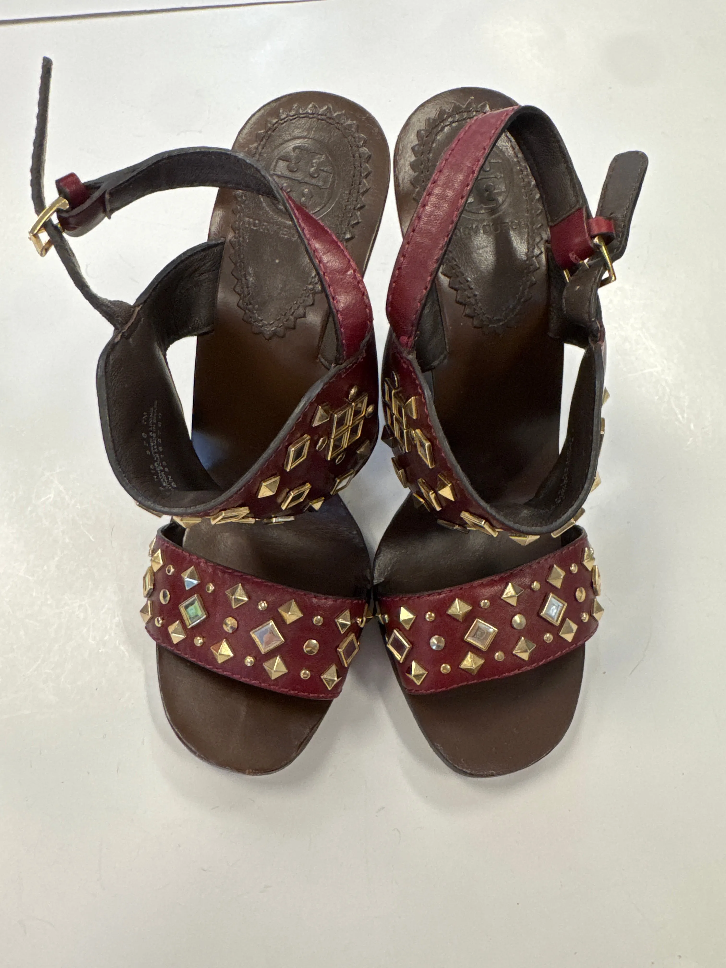 Shoes Designer By Tory Burch In Gold & Red, Size: 7 Secure fit Contoured Arch Bridge