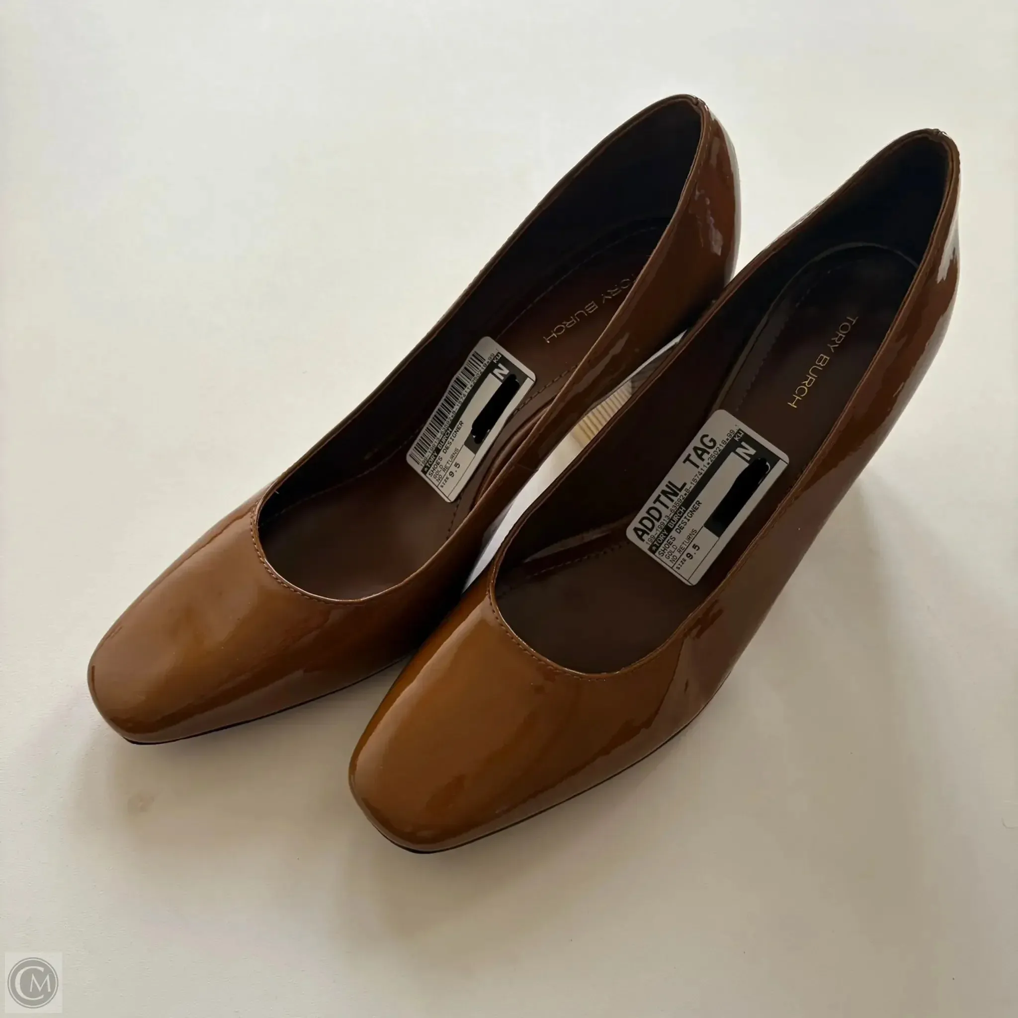 Shoes Designer By Tory Burch In Gold, Size: 9.5 Stud Cool Heart Glow