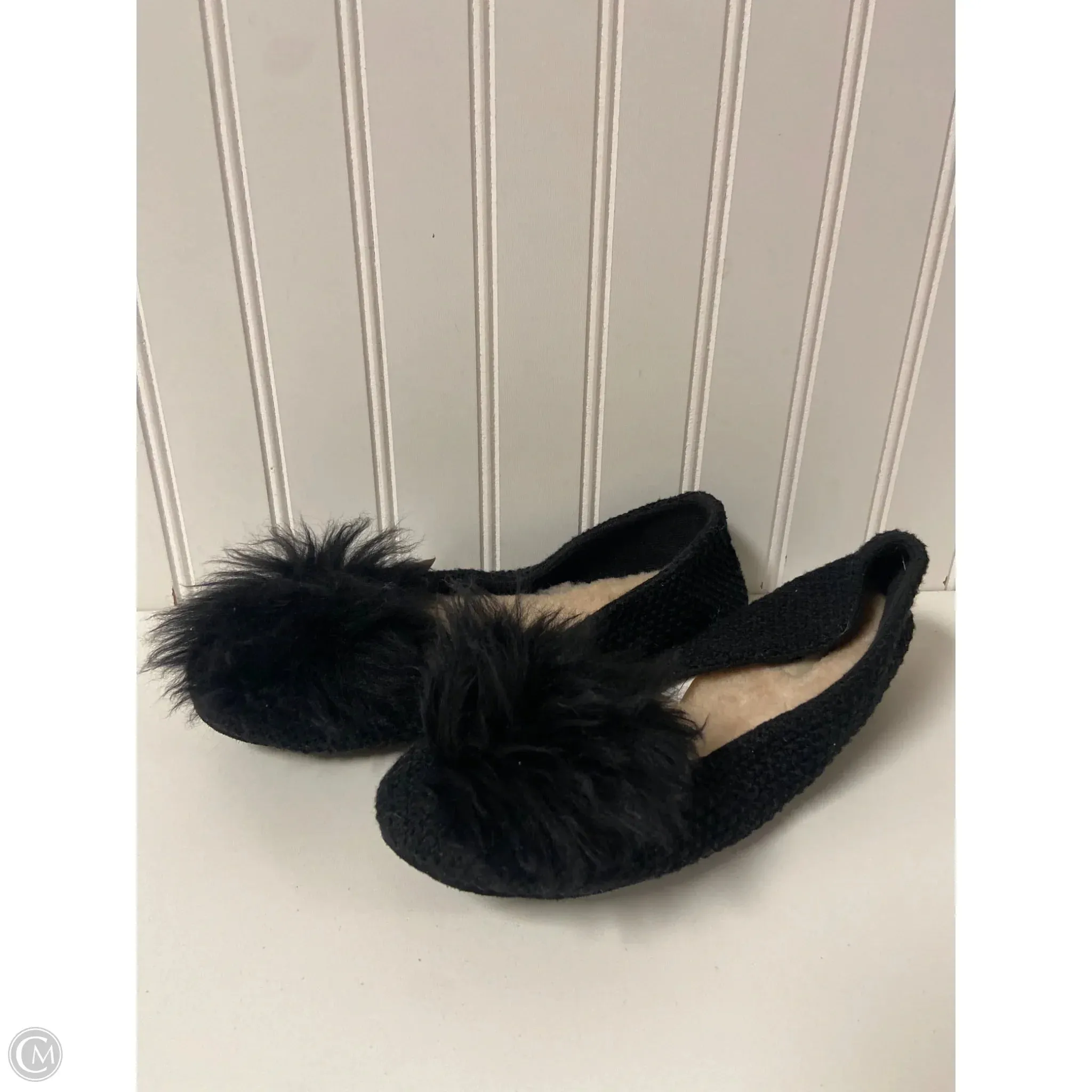 Grip Hold Shoes Designer By Ugg In Black, Size: 8