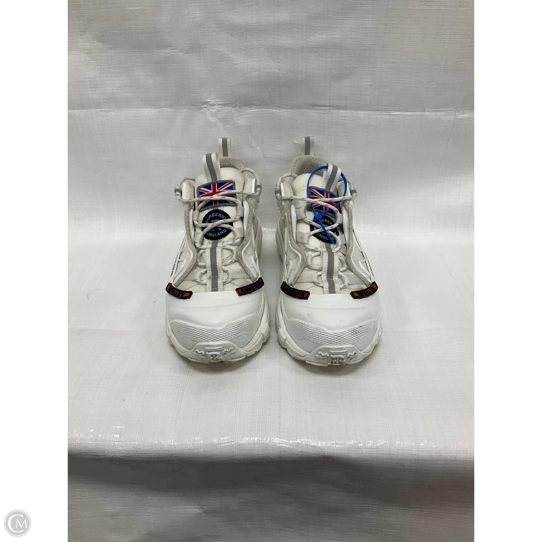 Daily Essential Shoes Luxury Designer By Burberry In White, Size: 10