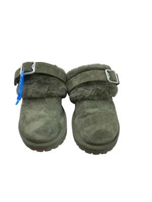 Memory Foam Cushioning Shoes Luxury Designer By Burberry  Size: 5.5