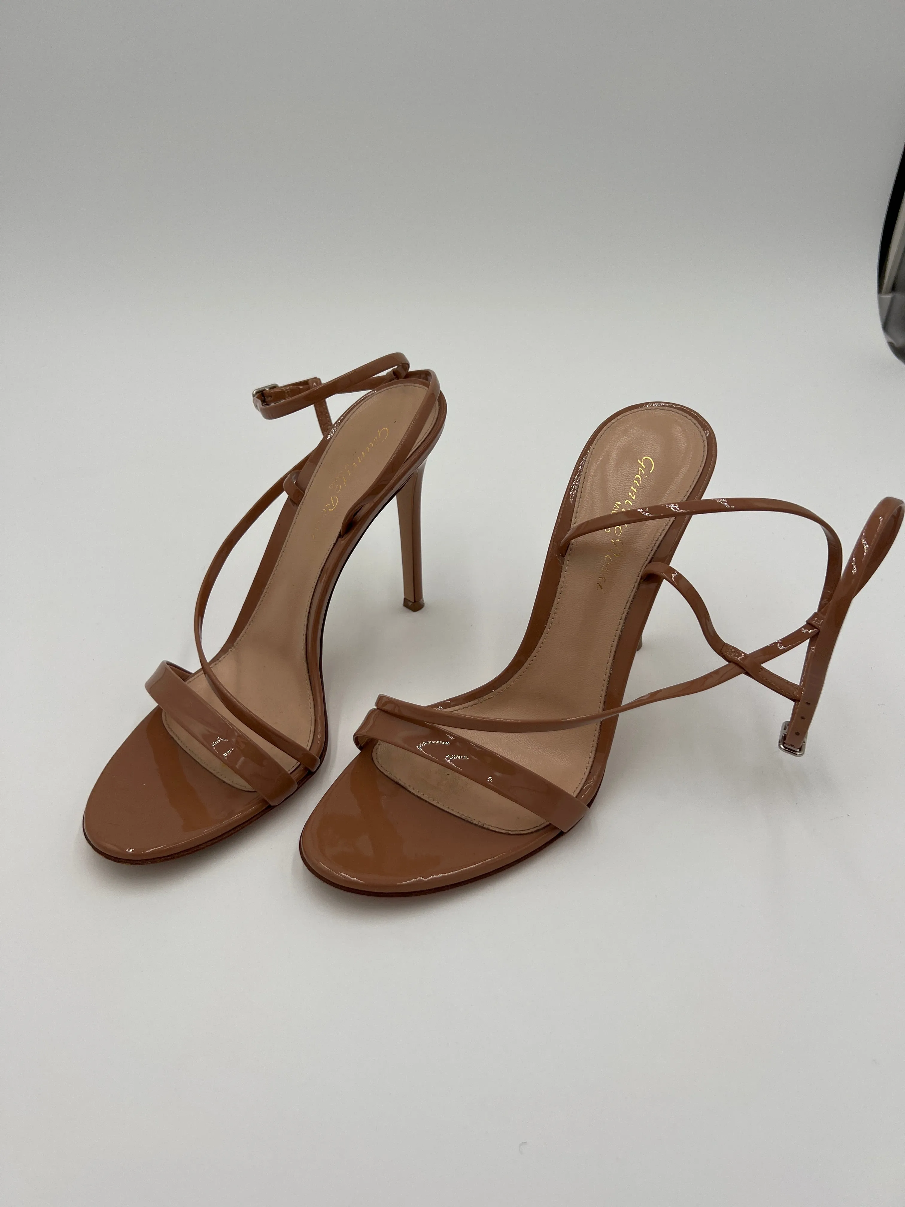 Shoes Luxury Designer By Gianvito Rossi In Tan, Size: 8 Impact Resistance Queen Touch