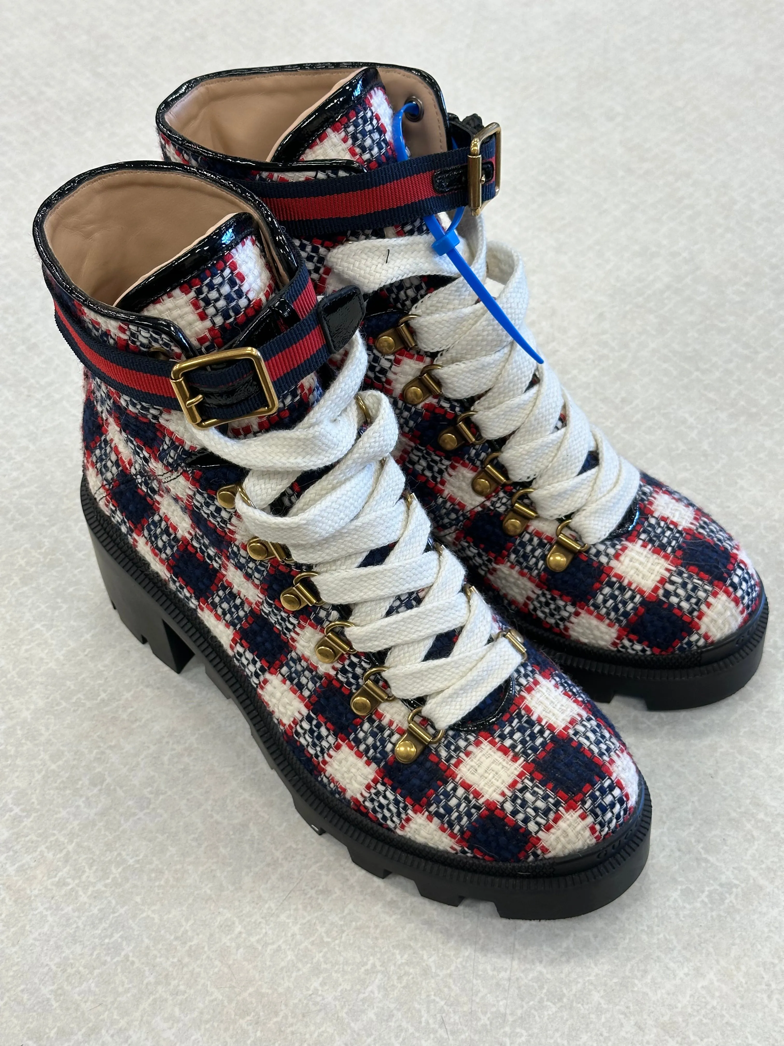 Shoes Luxury Designer By Gucci In Blue Red & White, Size:8 Urban Style Cool Pop