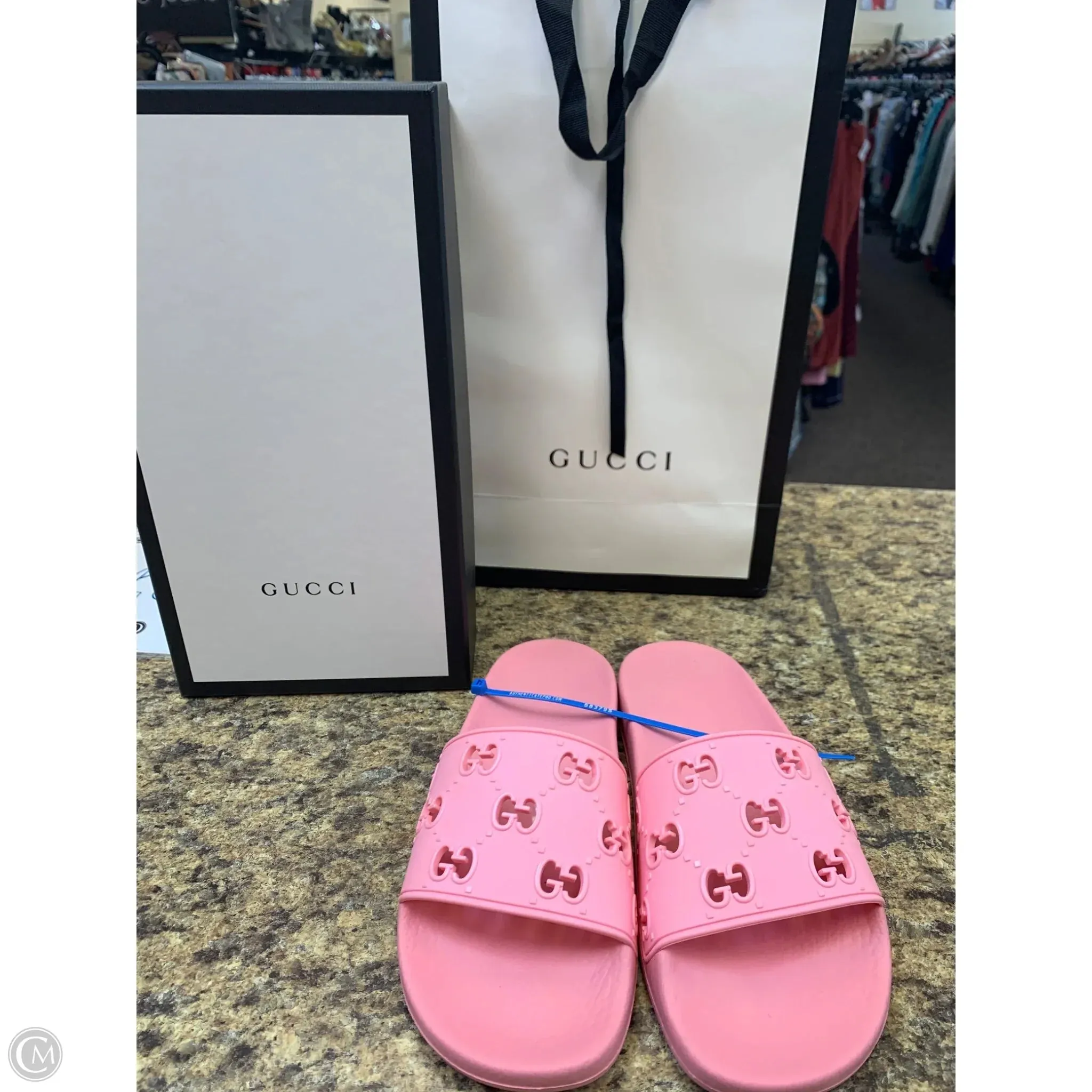 Shoes Luxury Designer By Gucci In Pink, Size: 8 Spanish Bold