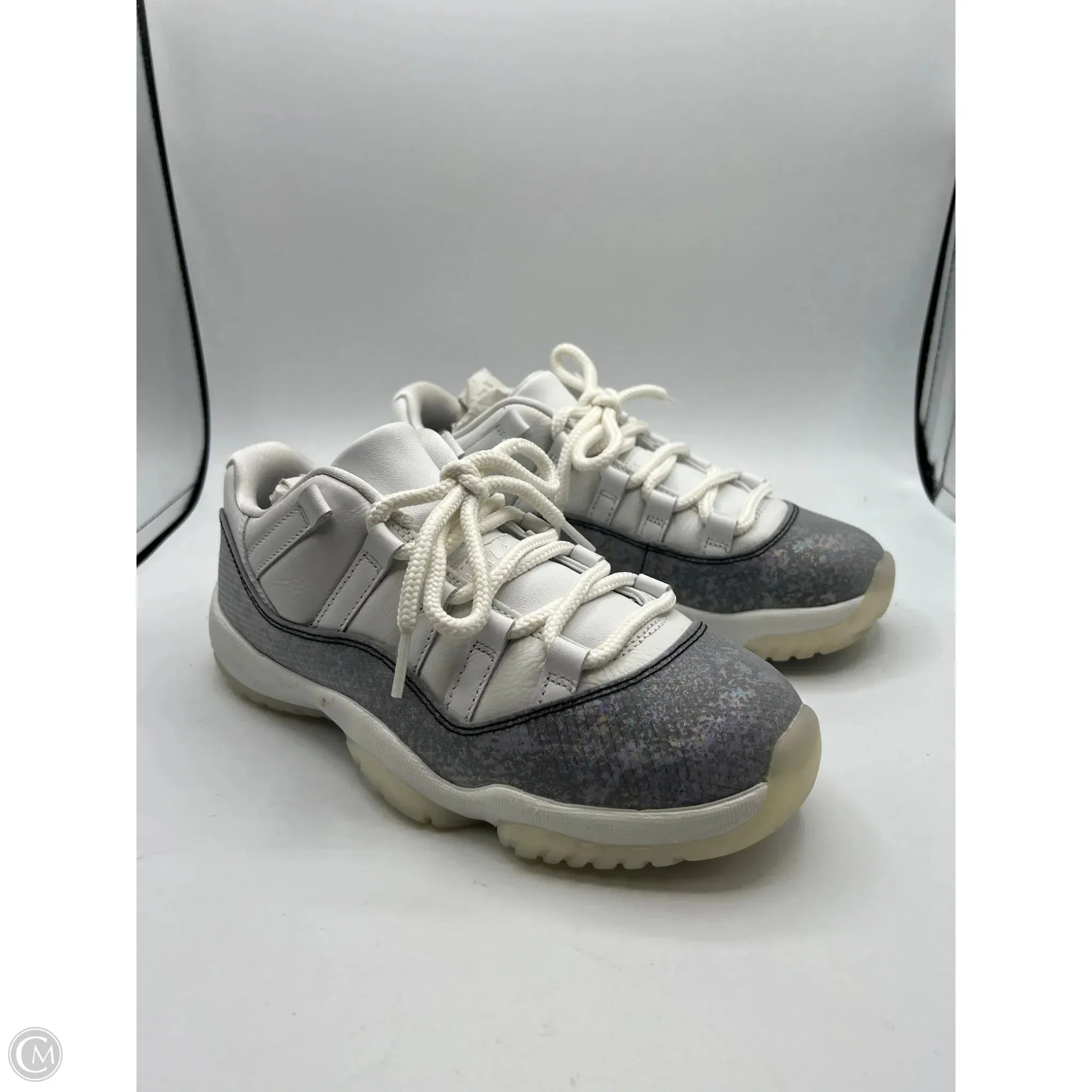 Shoes Luxury Designer By Jordan In Grey & White, Size: 6.5 Power Grip City Pace