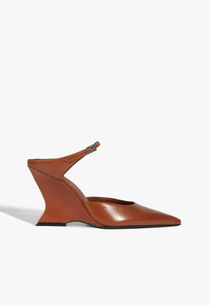 Pool Time Smart Look Siena Buckle Mule Leather Pump