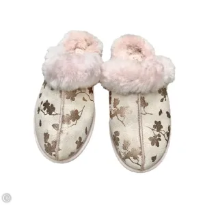 Slippers Designer By Ugg In Pink, Size: 6 Star Walk Breathable Material
