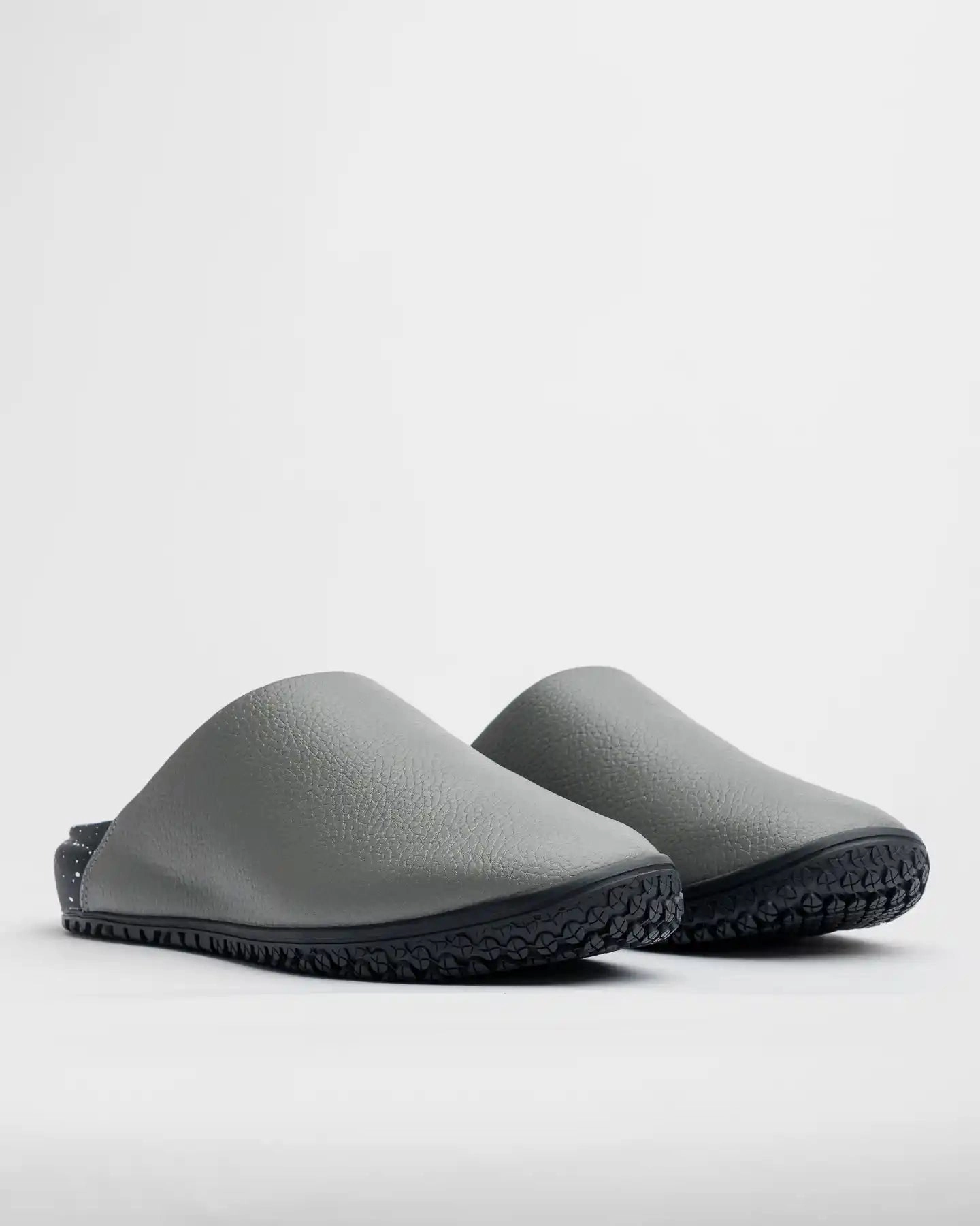 The Clog - Charcoal Seamless Interior