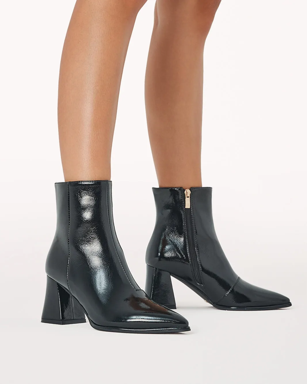 CADEN - BLACK CRINKLE PATENT Sleek Comfort Thermal Core Rough Trail Hiker