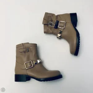 Boots Luxury Designer By Valentino-garavani In Taupe, Size: 6.5 Airport Easy