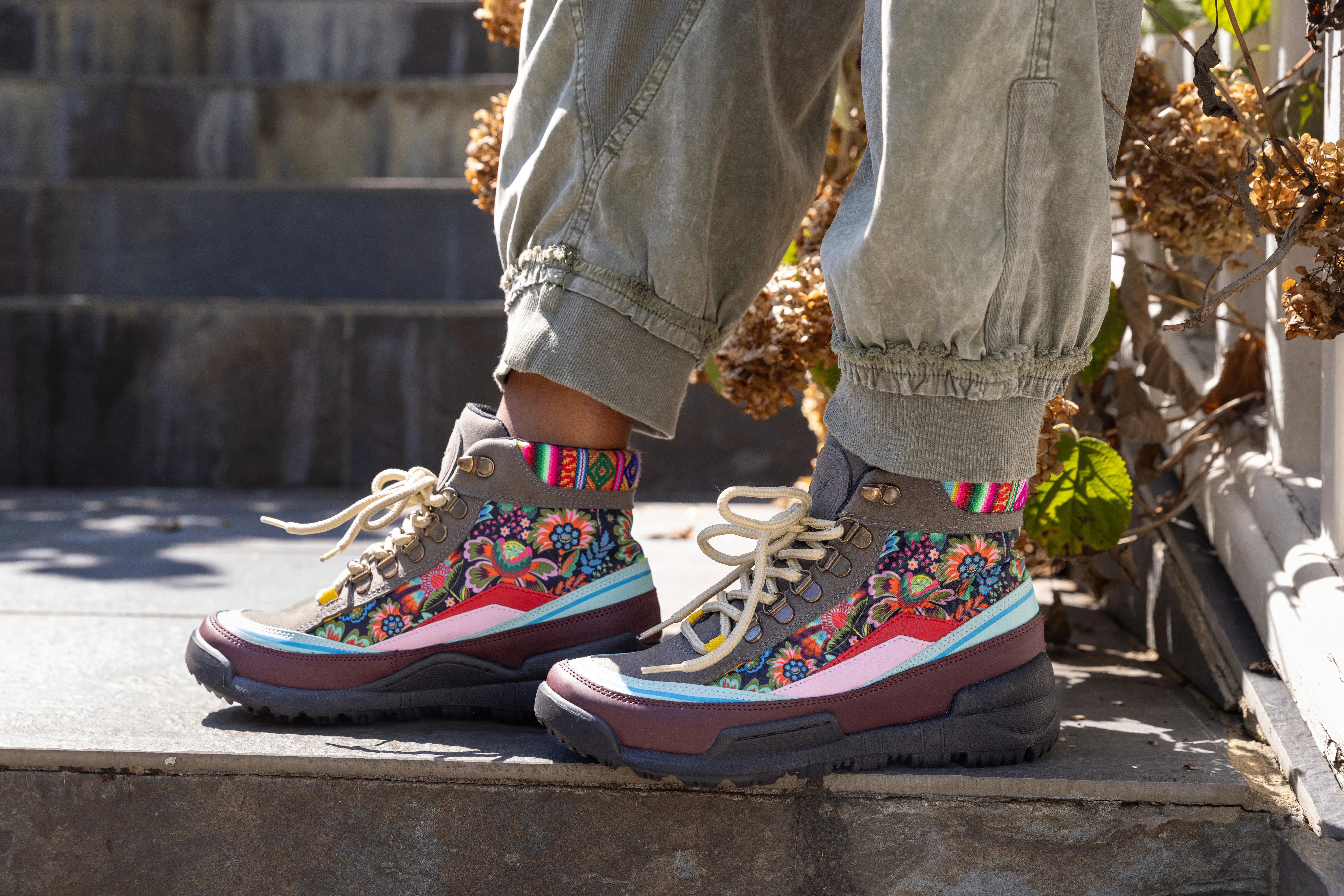 Anti   Fatigue Leather Cool Saras - Vegan Trekk Boot