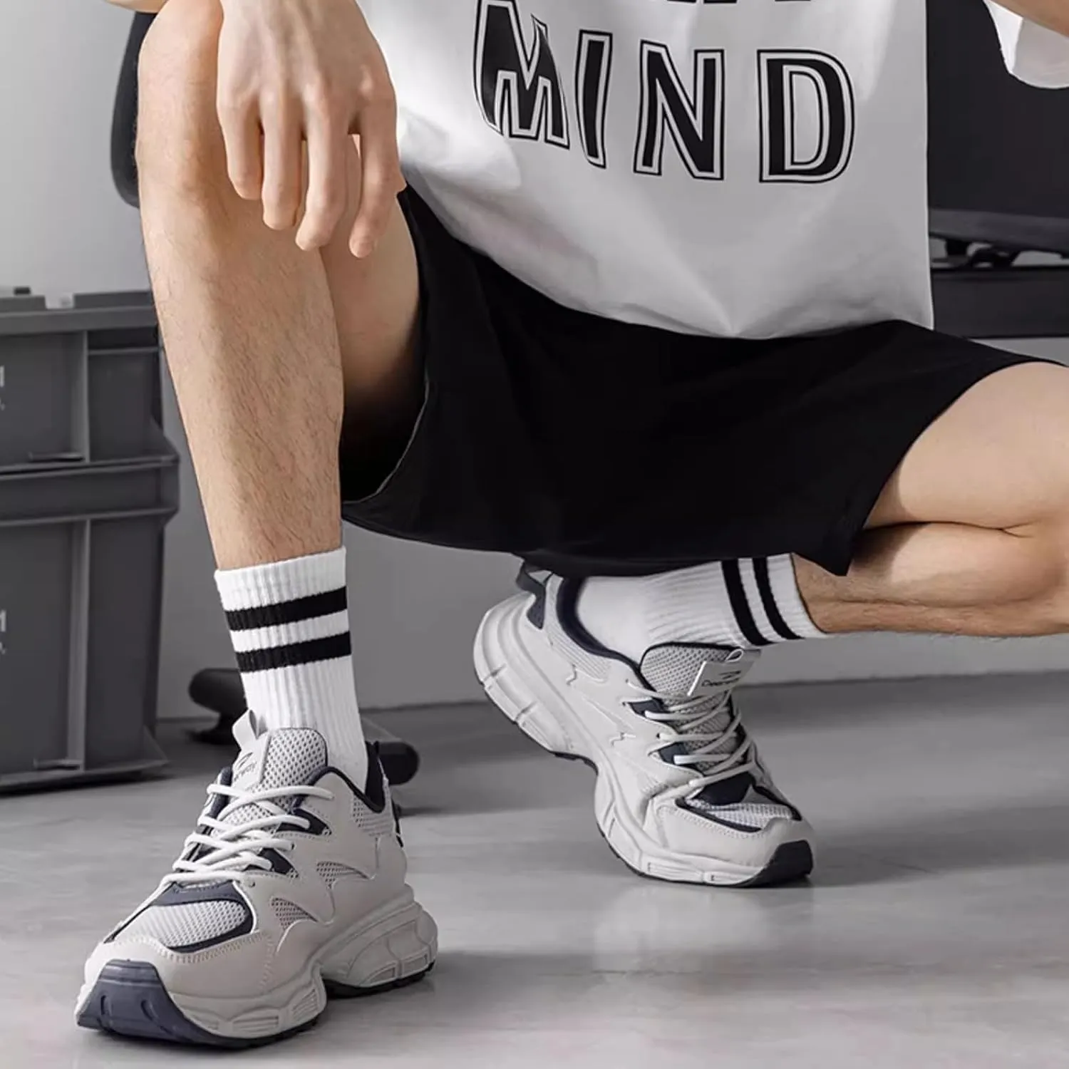 Striped Crew Socks Athletic Socks for Men Women with Cushion Work Hiking Basketball Sport Socks 2-5 Pairs