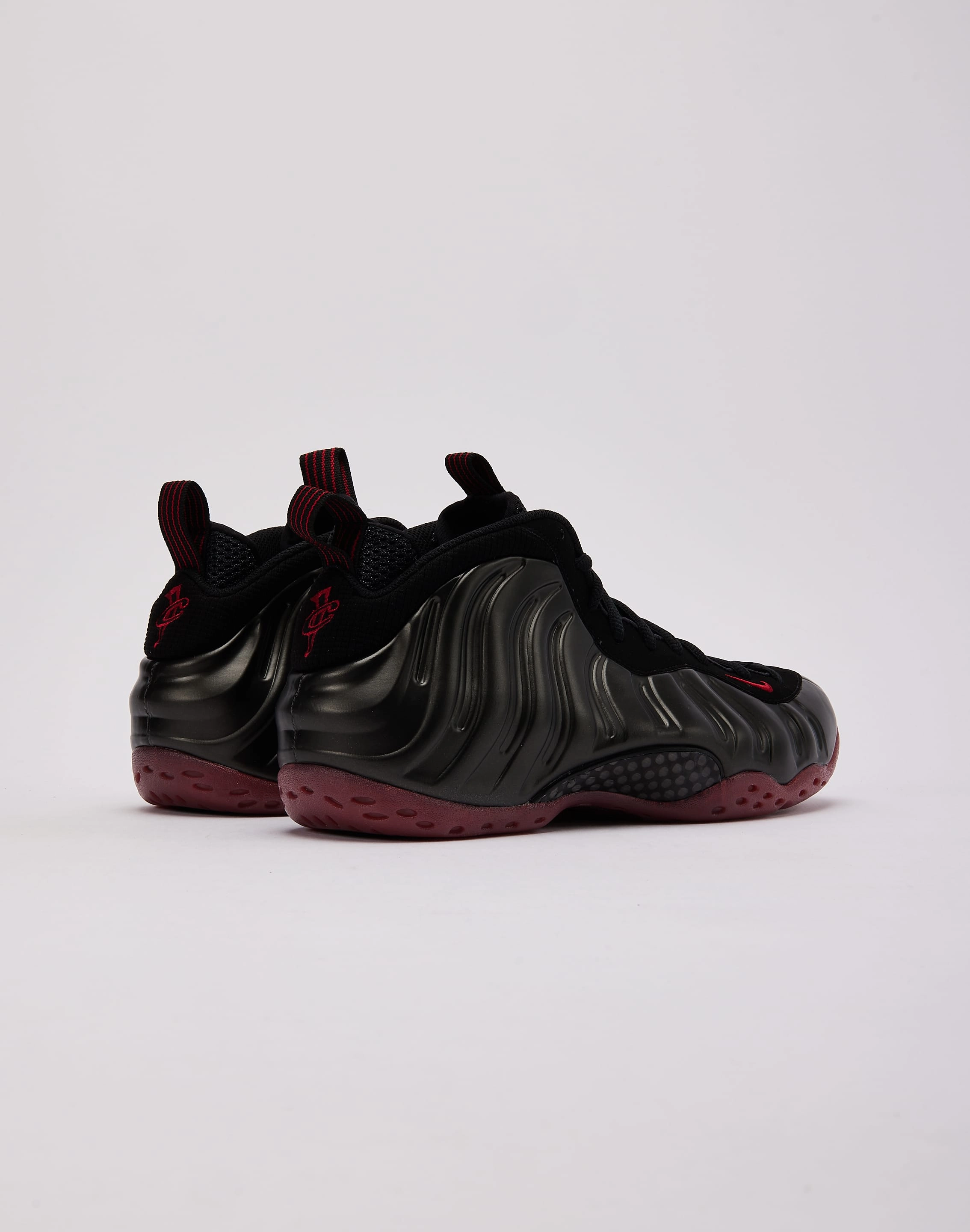 Comfort Shank Nike Air Foamposite One 'Black and Varsity Red'