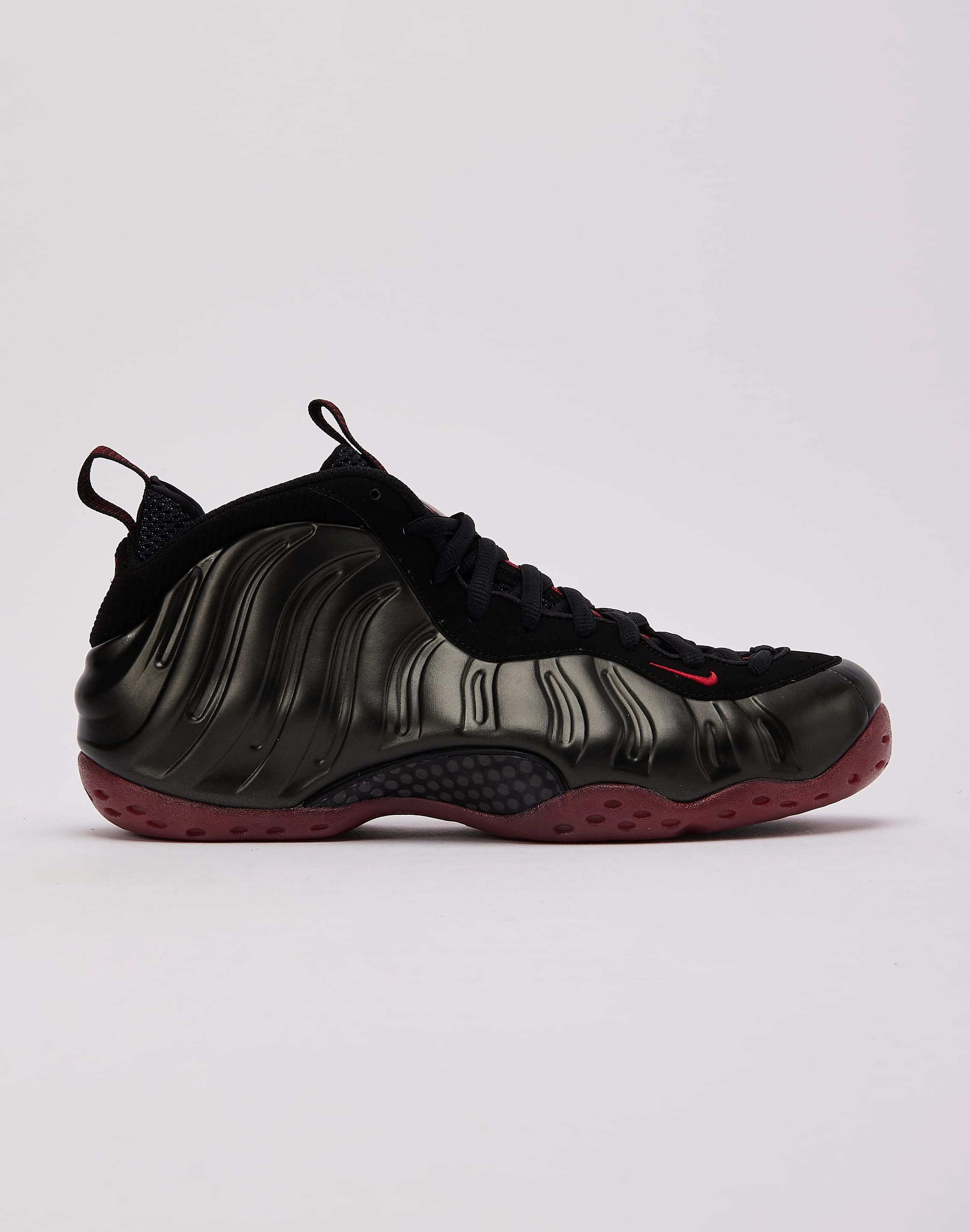 Nike Air Foamposite One 'Black and Varsity Red' Performance Sport Active