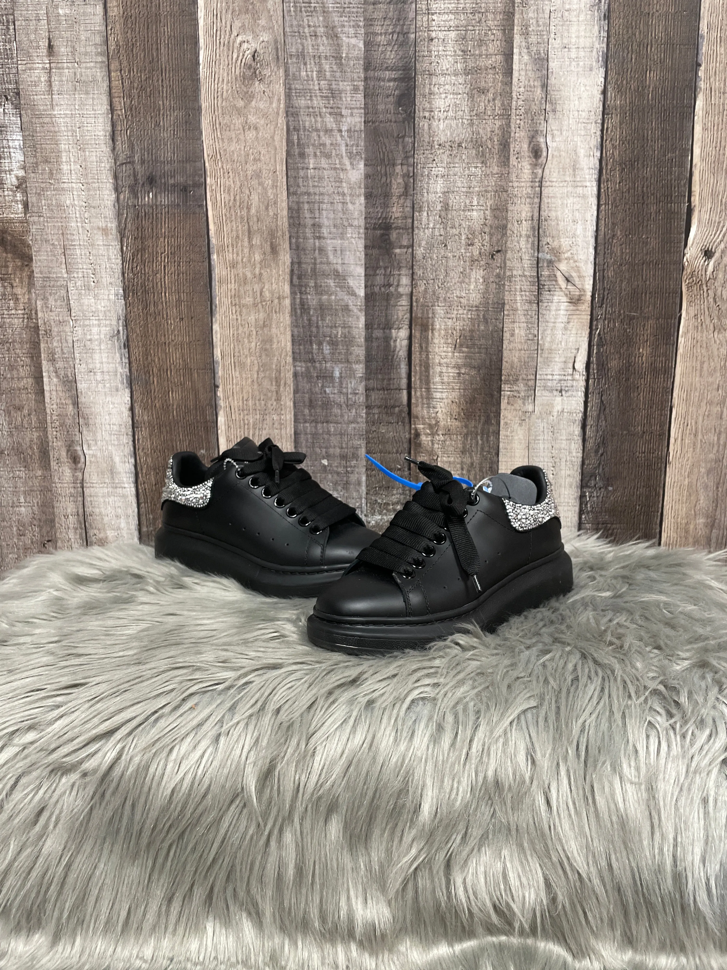 Shoes Luxury Designer By Alexander Mcqueen In Black, Size: 5 Retro Mood Sustainable Leather